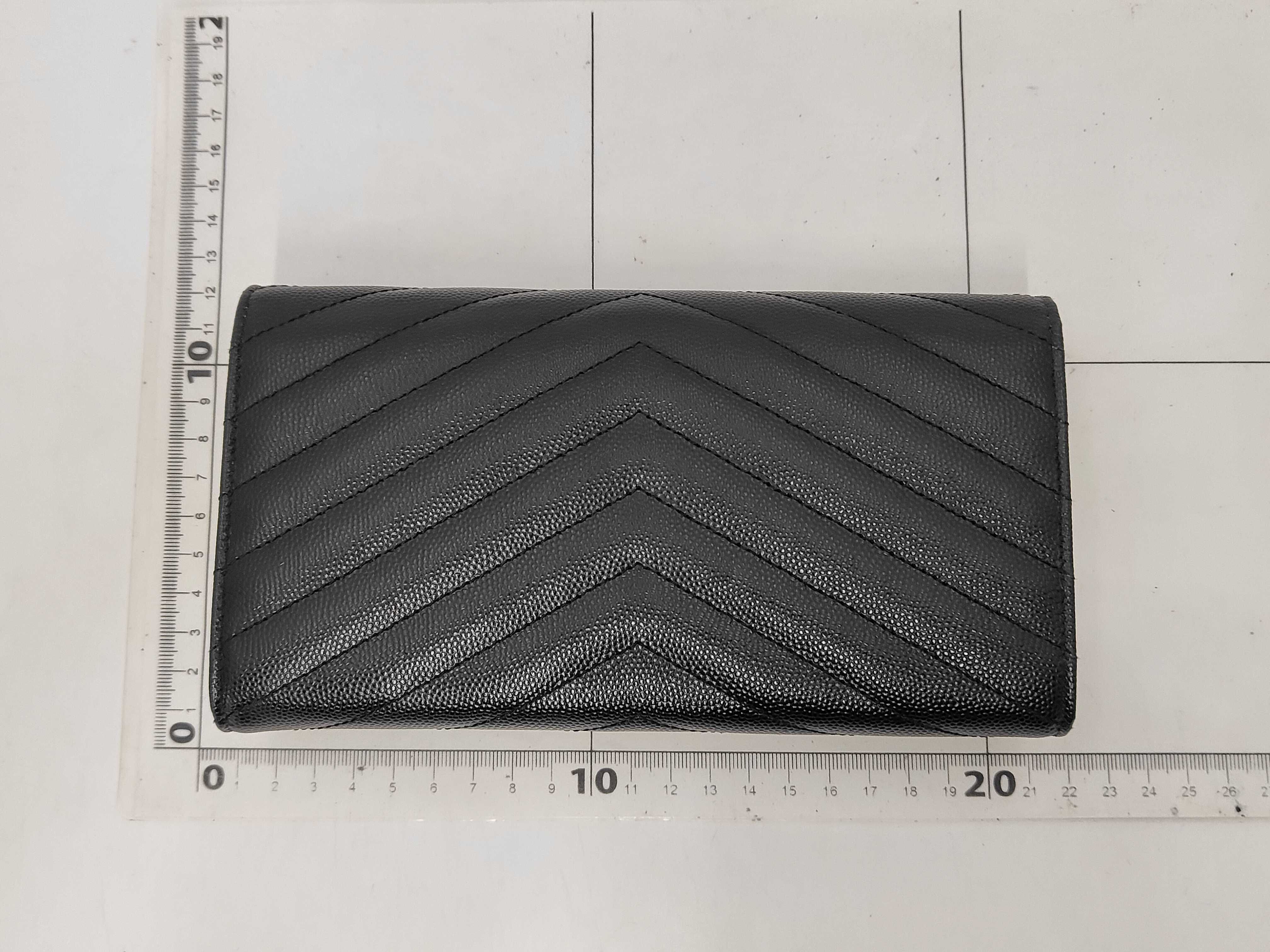 wallet — view 2