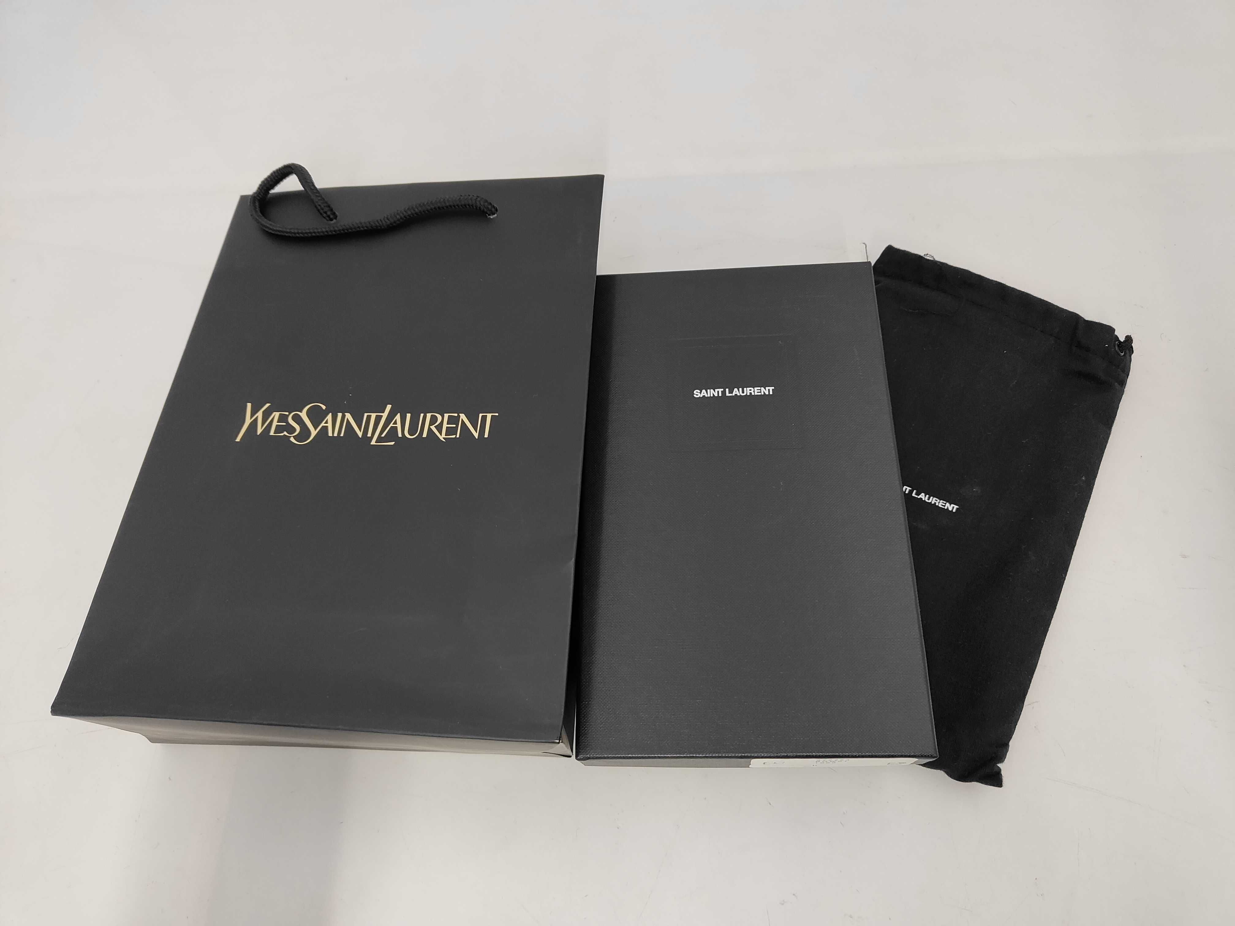 wallet — view 12