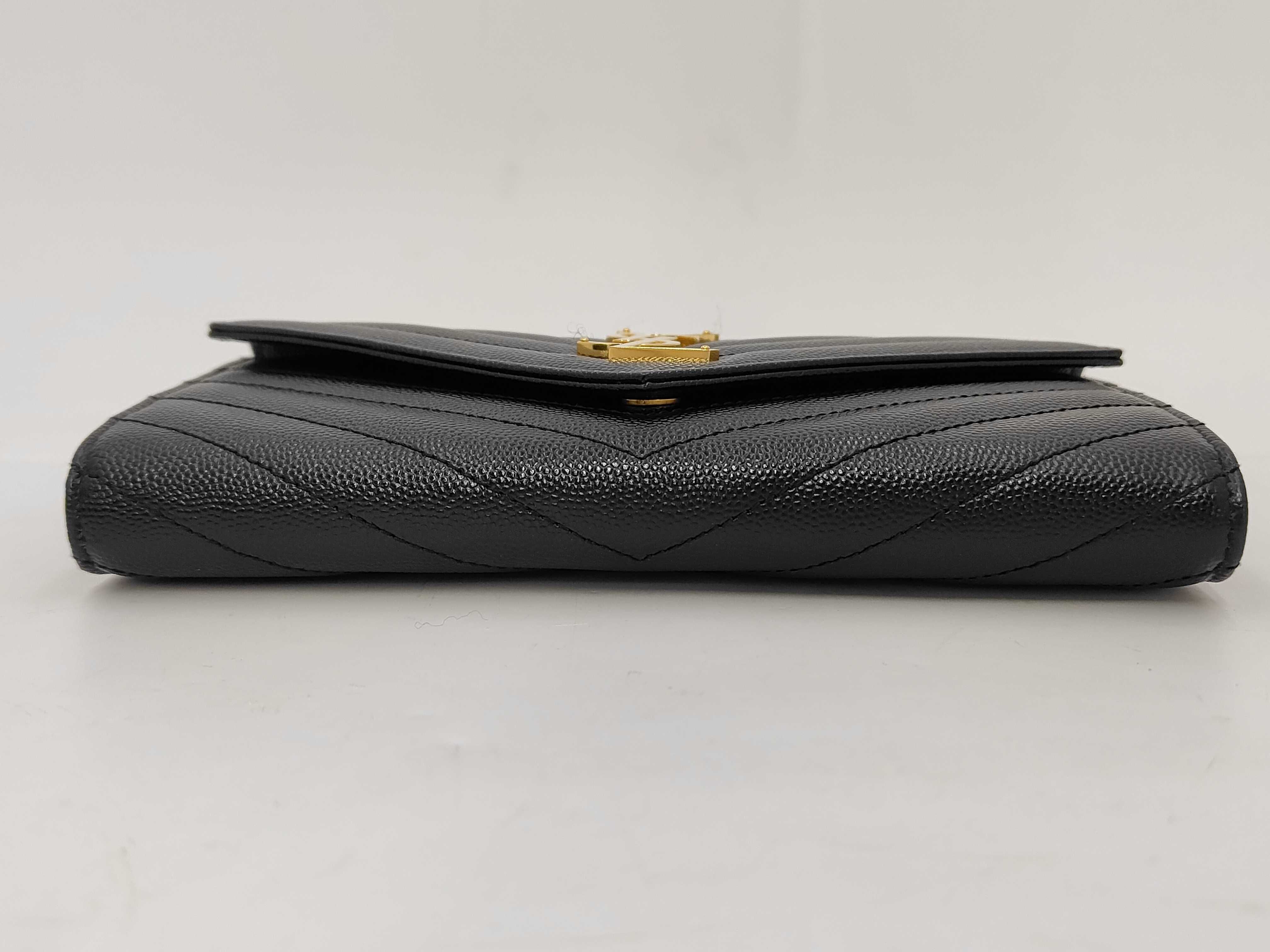 wallet — view 3