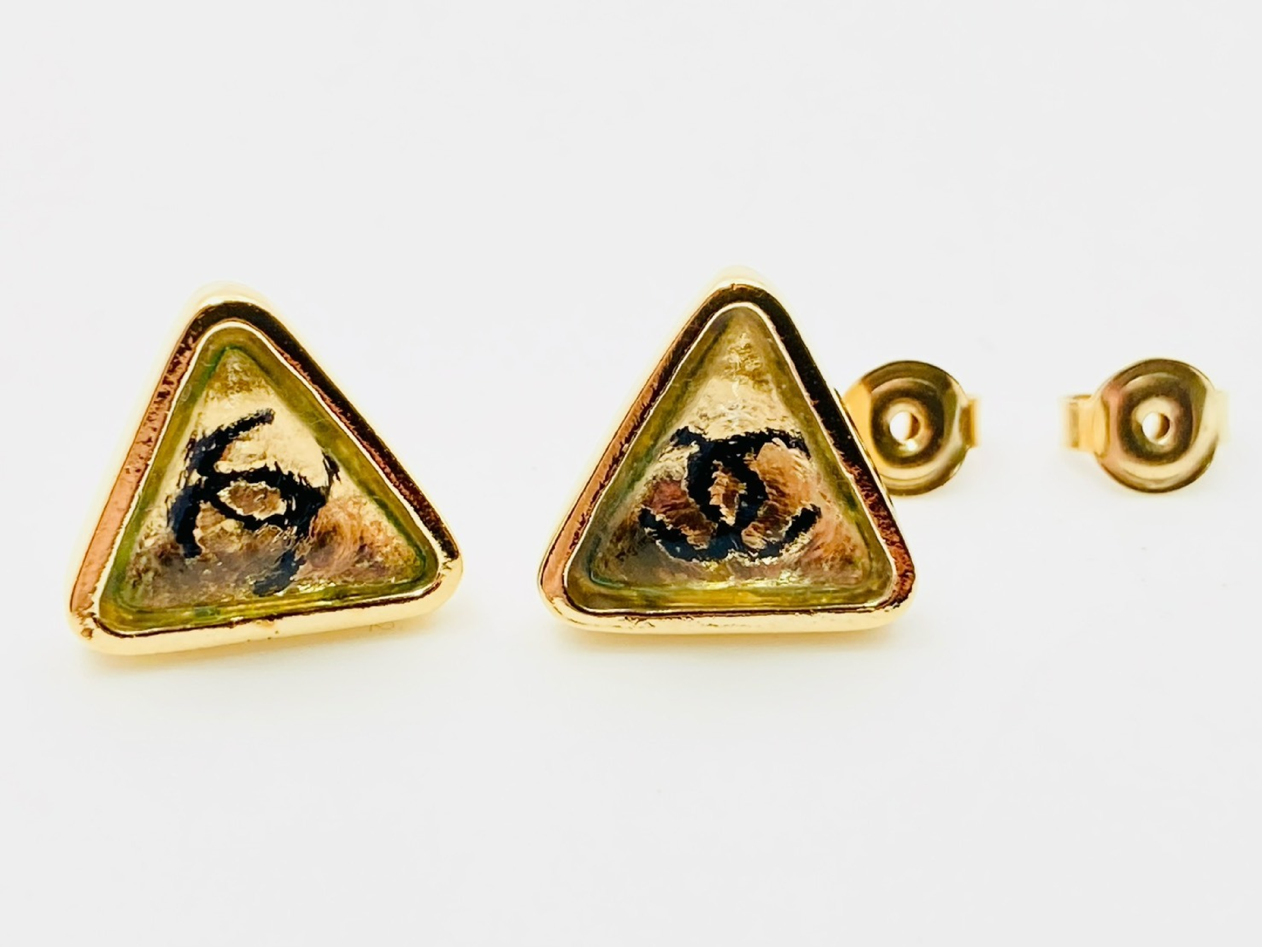 Coco Mark Triangle Earrings 00C Resin Earrings — view 2