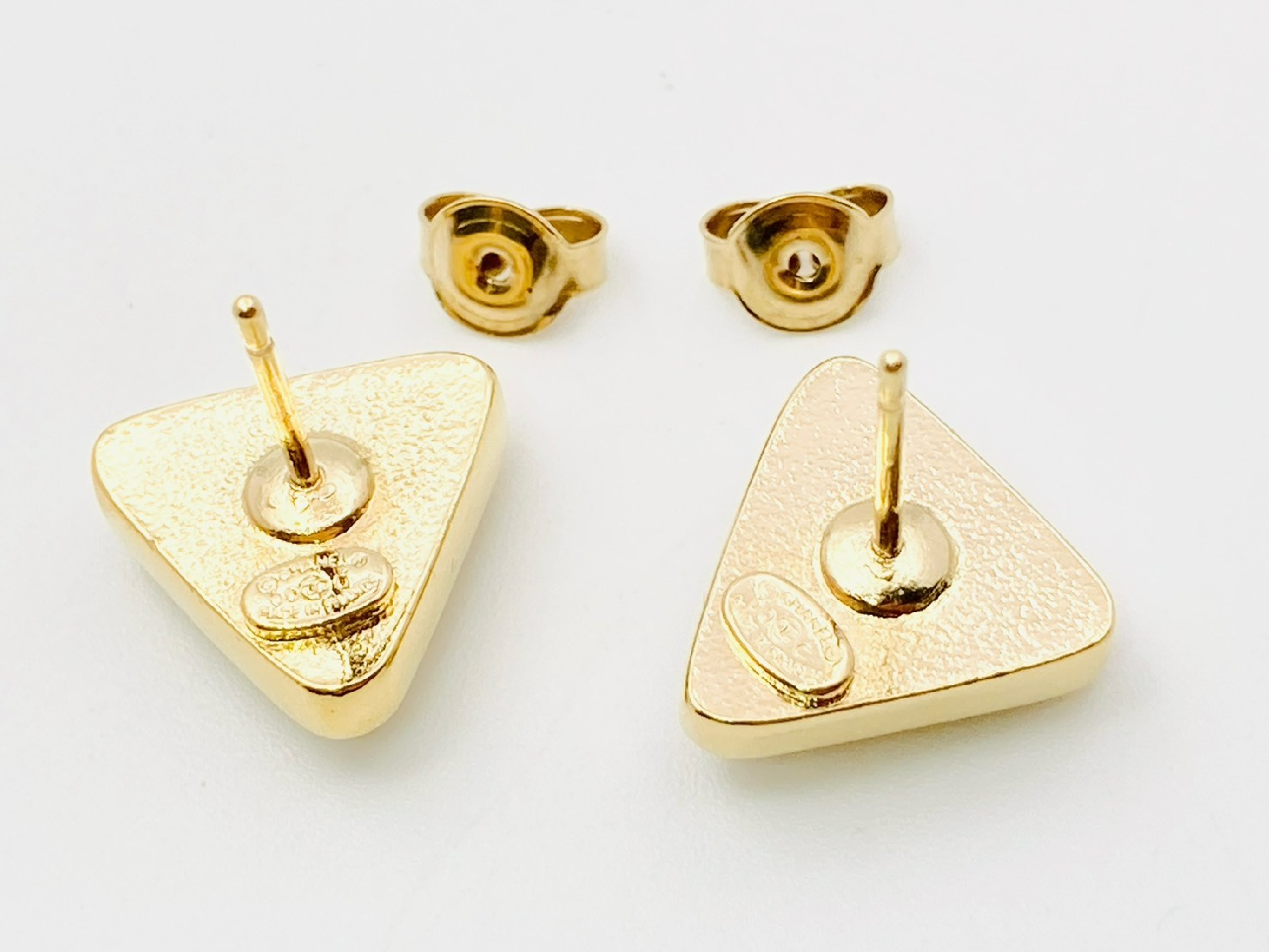 Coco Mark Triangle Earrings 00C Resin Earrings — view 3