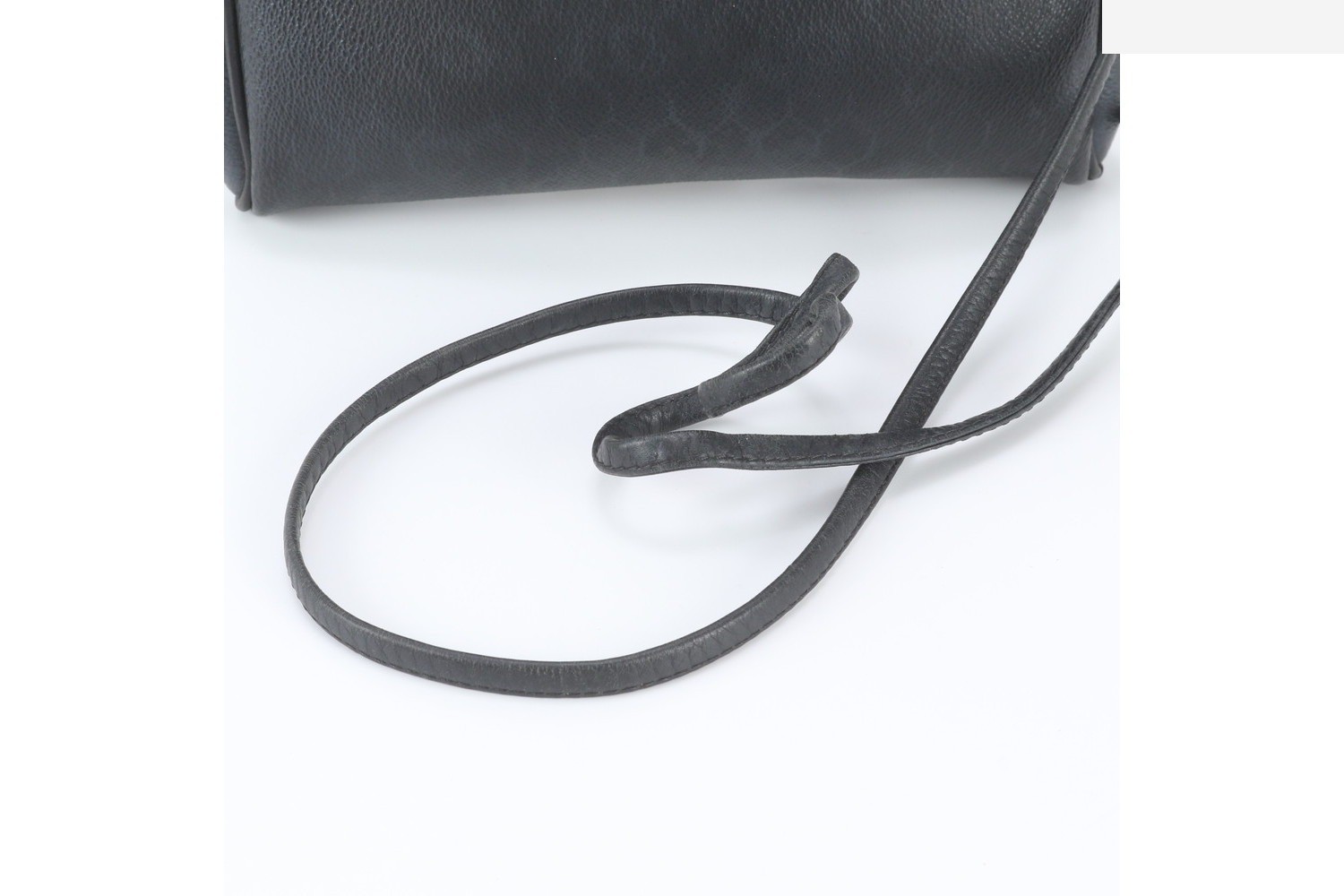 Honeycomb pattern leather shoulder bag, crossbody bag. — view 2
