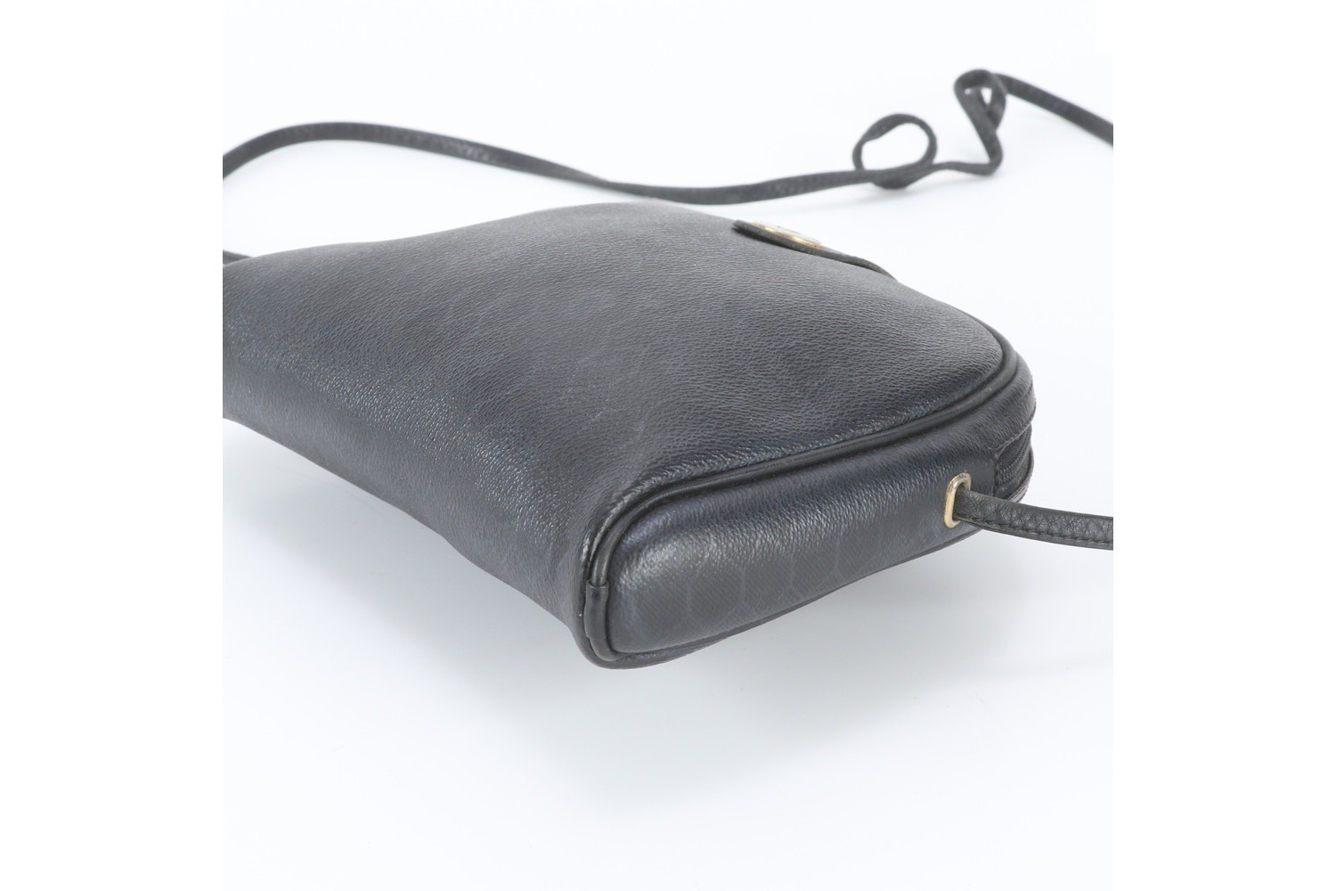 Honeycomb pattern leather shoulder bag, crossbody bag. — view 4