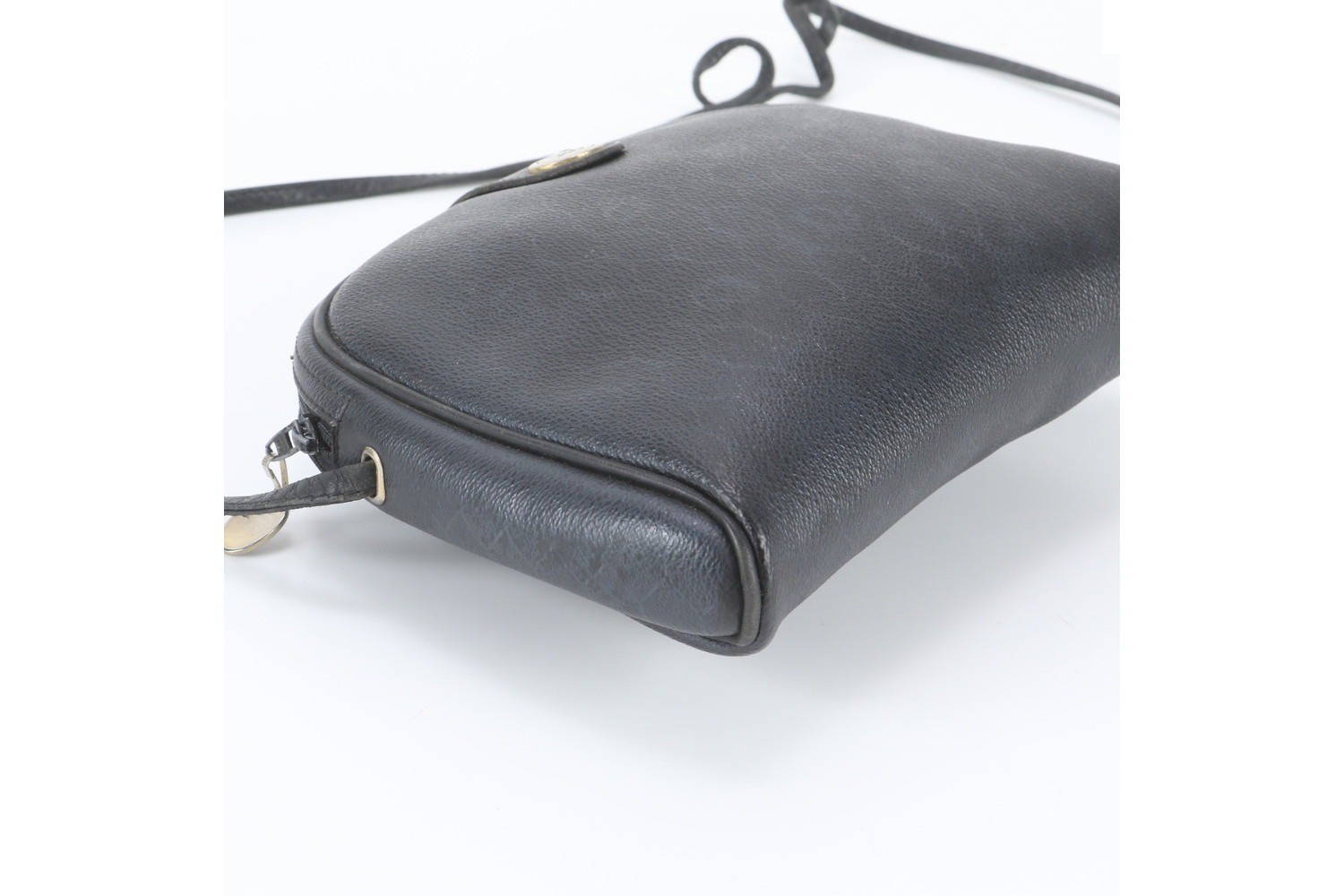 Honeycomb pattern leather shoulder bag, crossbody bag. — view 5