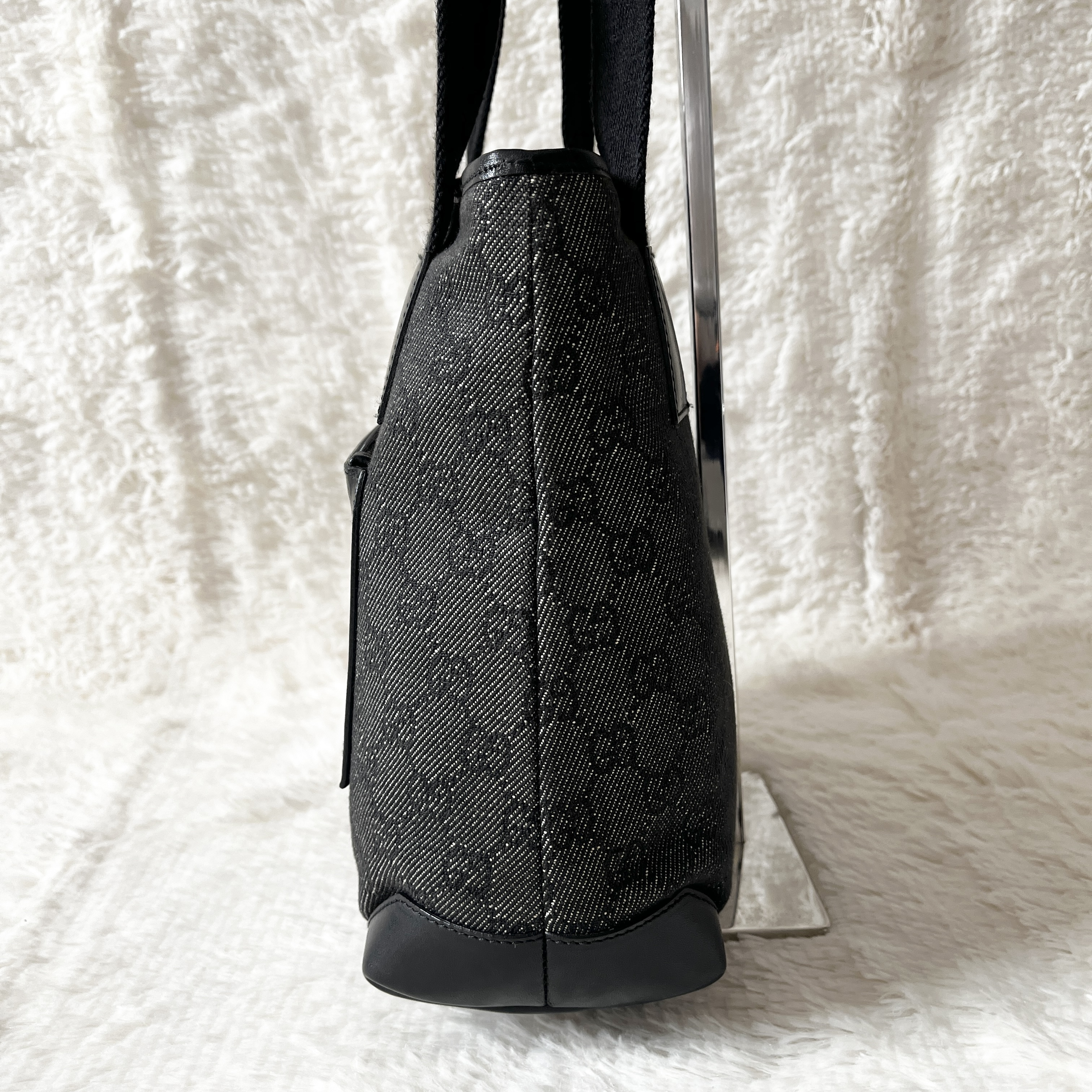 handbag — view 3