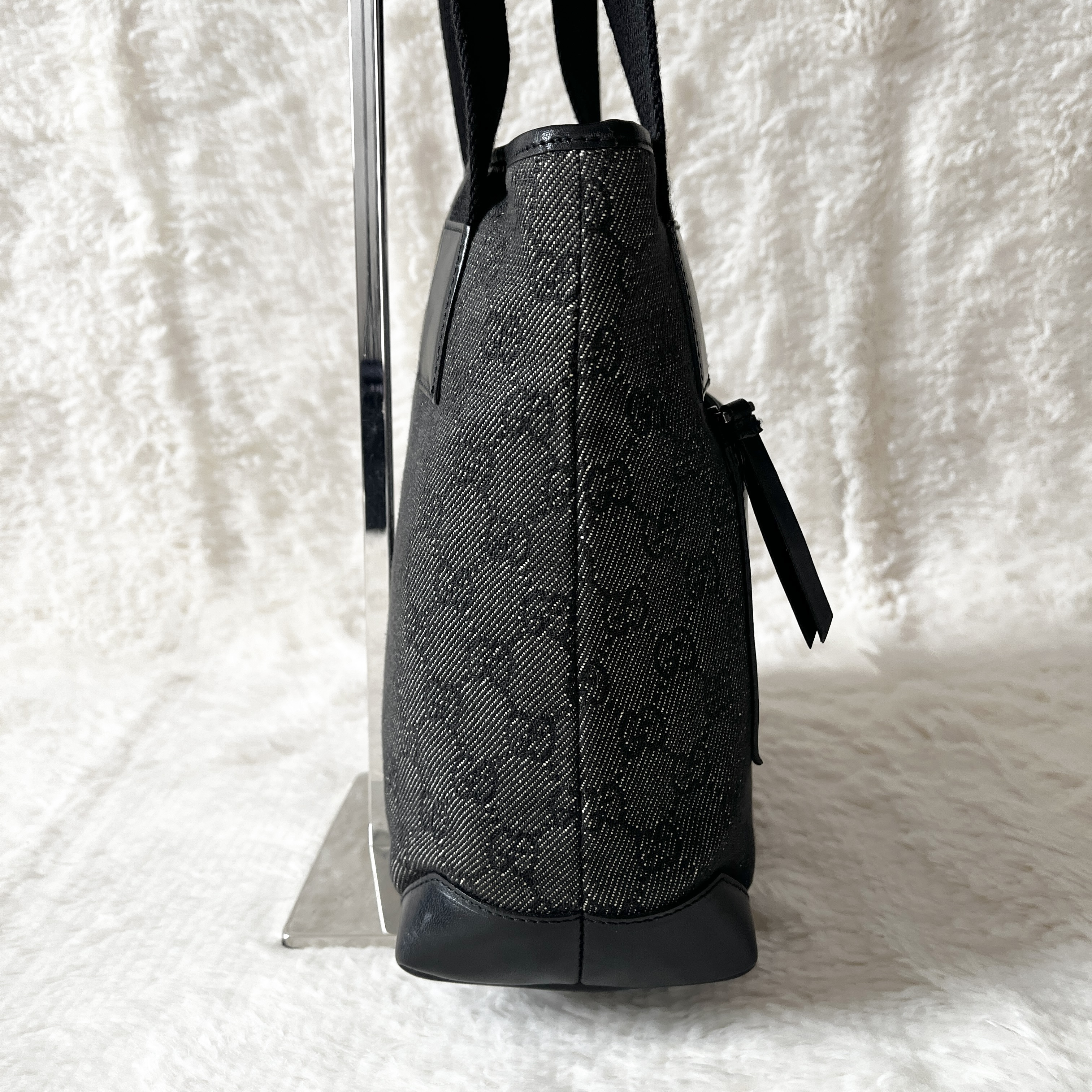 handbag — view 4
