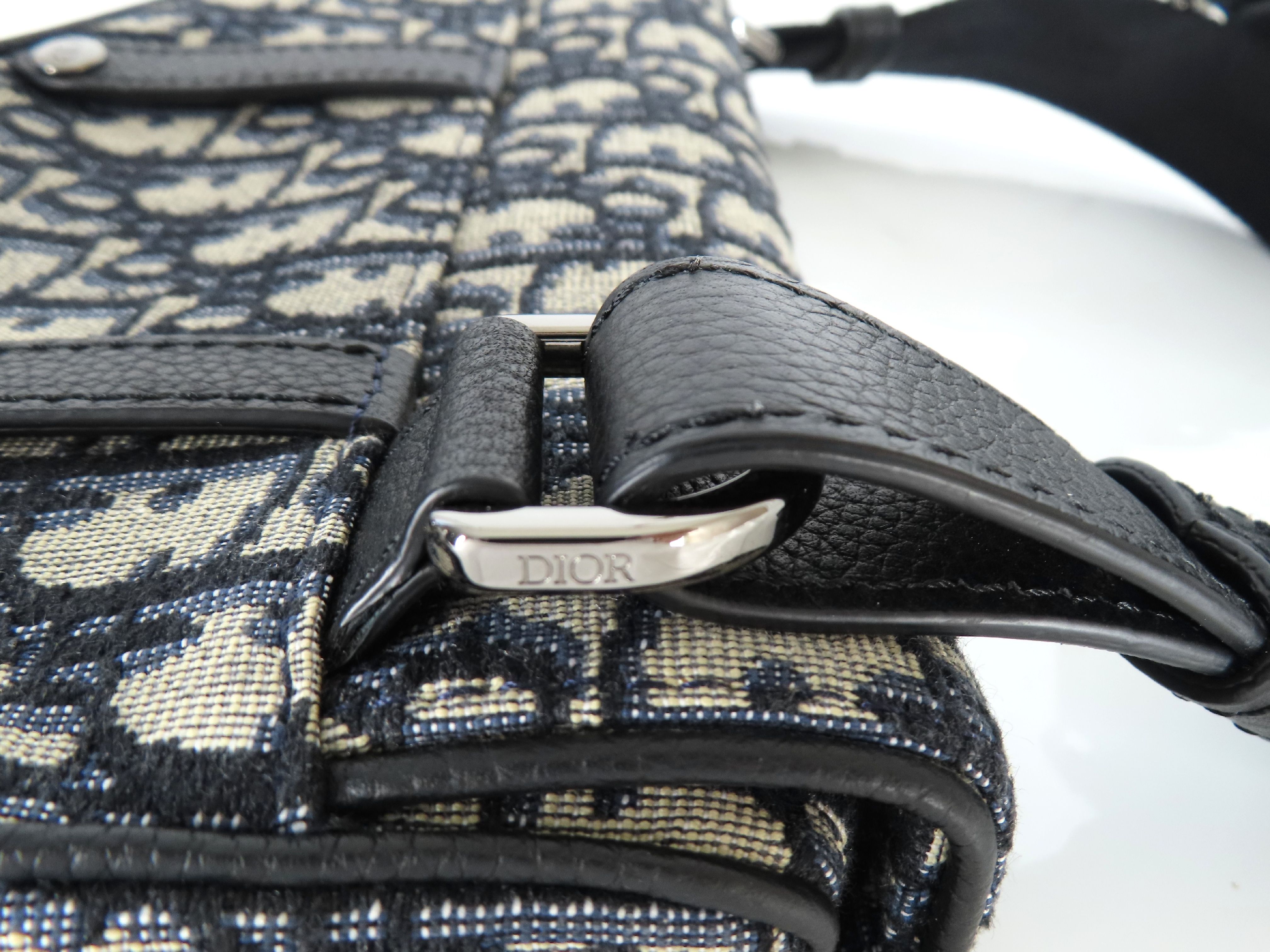 Oblique Saddle Bag Shoulder Bag — view 5