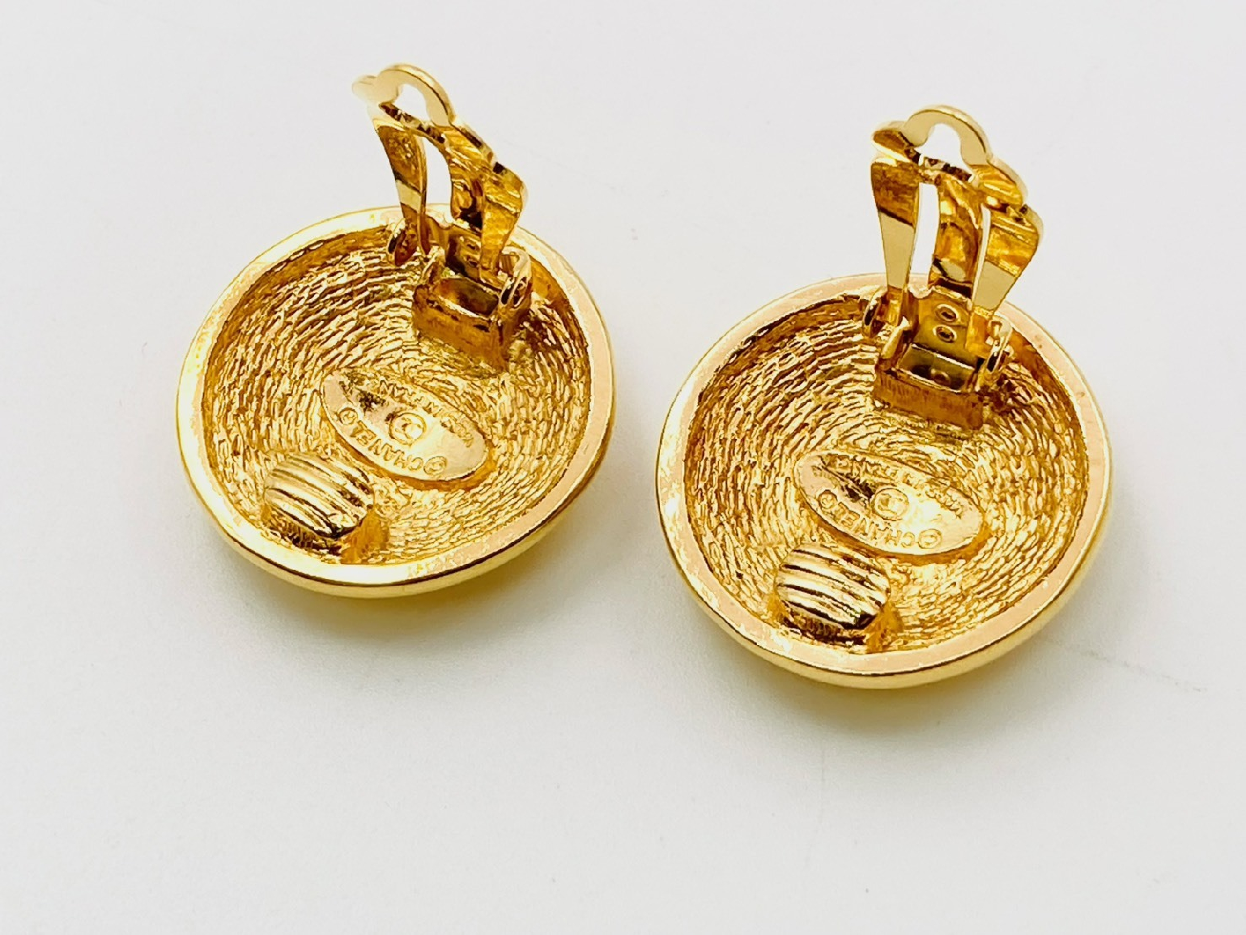 Coco Mark Matelassé Round Earrings (with comments, item number 2384) — view 3