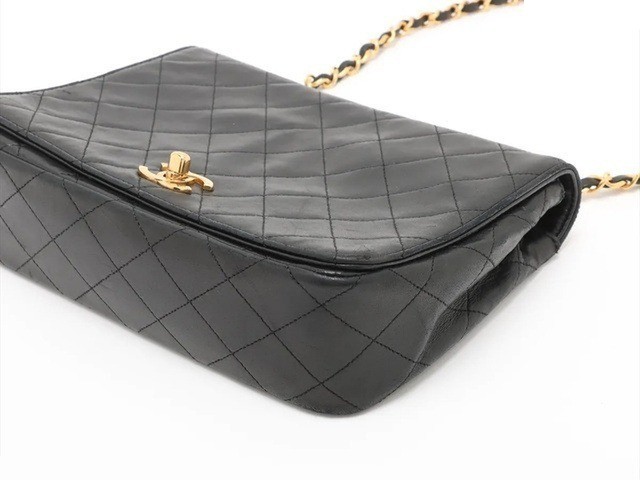 Matelassé lambskin shoulder bag, serial number 0. — view 3