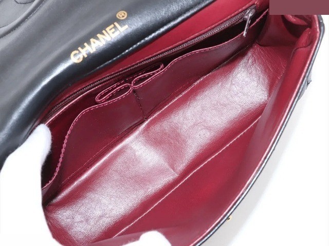 Matelassé lambskin shoulder bag, serial number 0. — view 6
