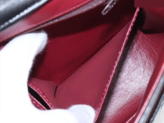 Matelassé lambskin shoulder bag, serial number 0. — view 8