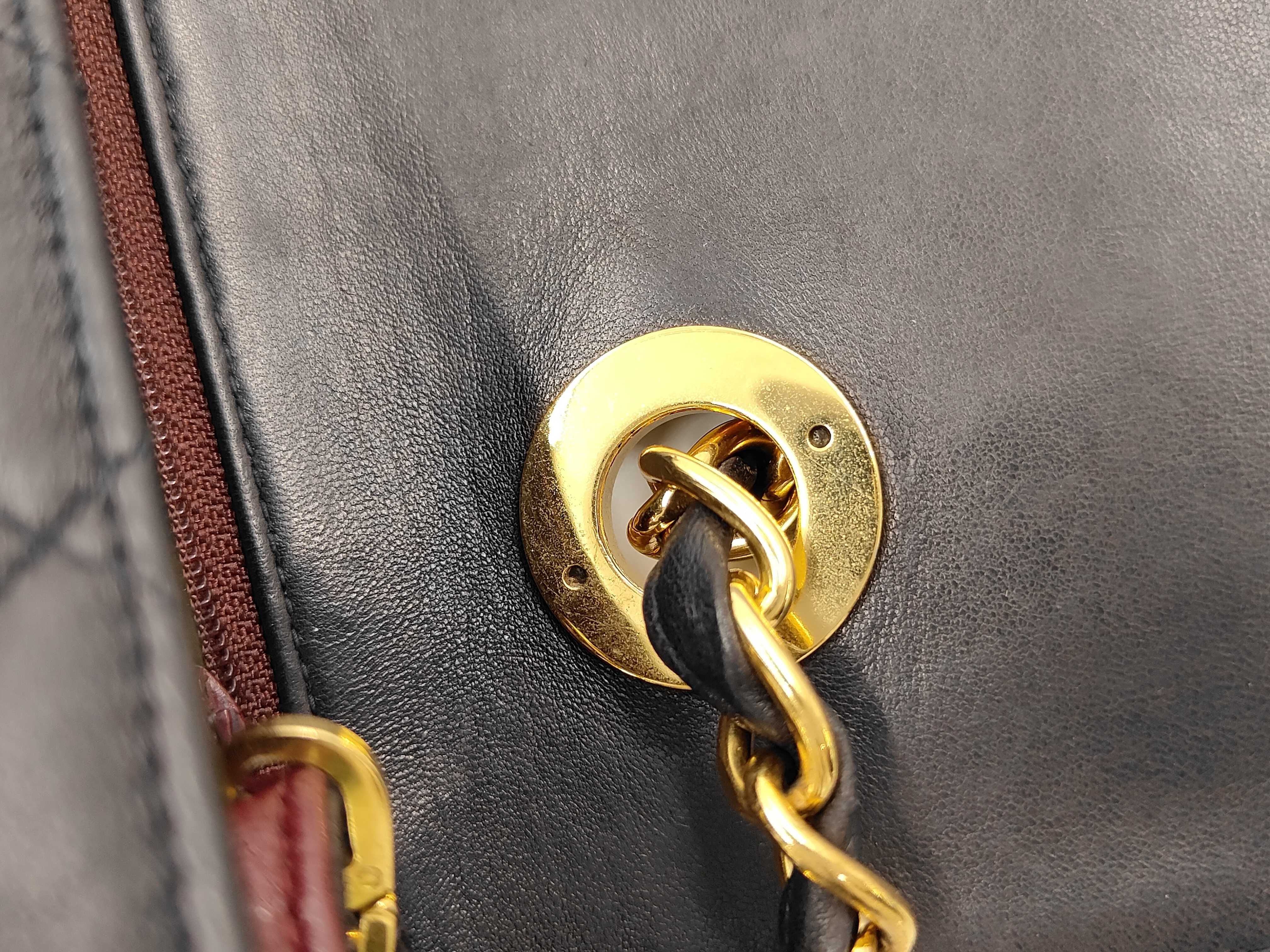 Matelassé 25 Double Chain Shoulder Bag — view 7