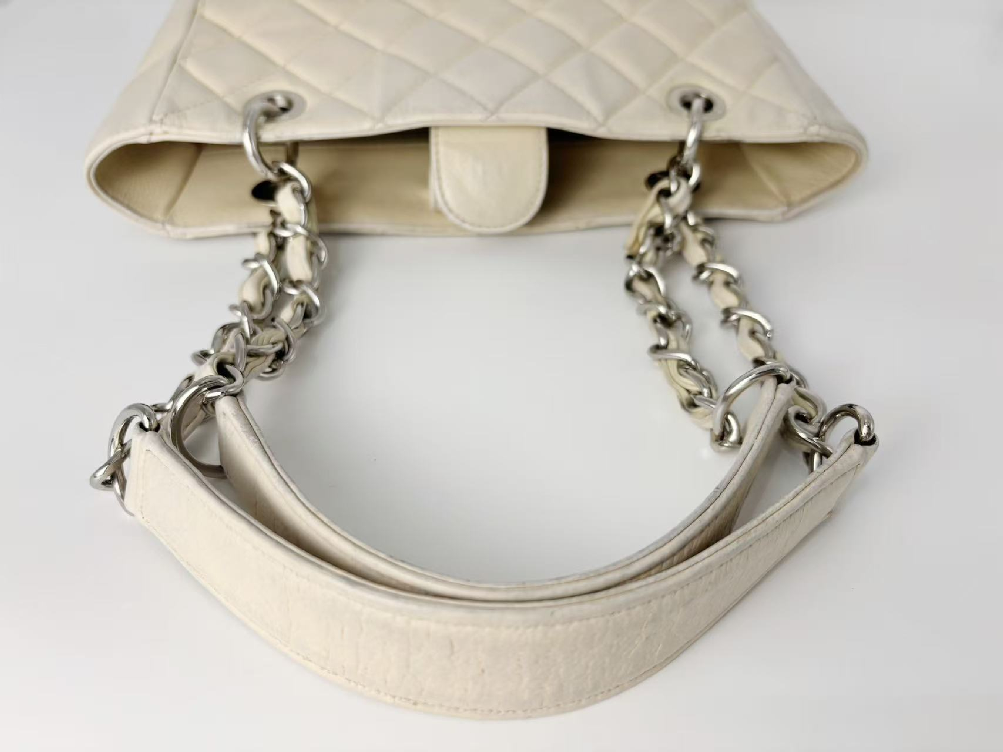 Caviar Skin Shoulder Bag — view 4