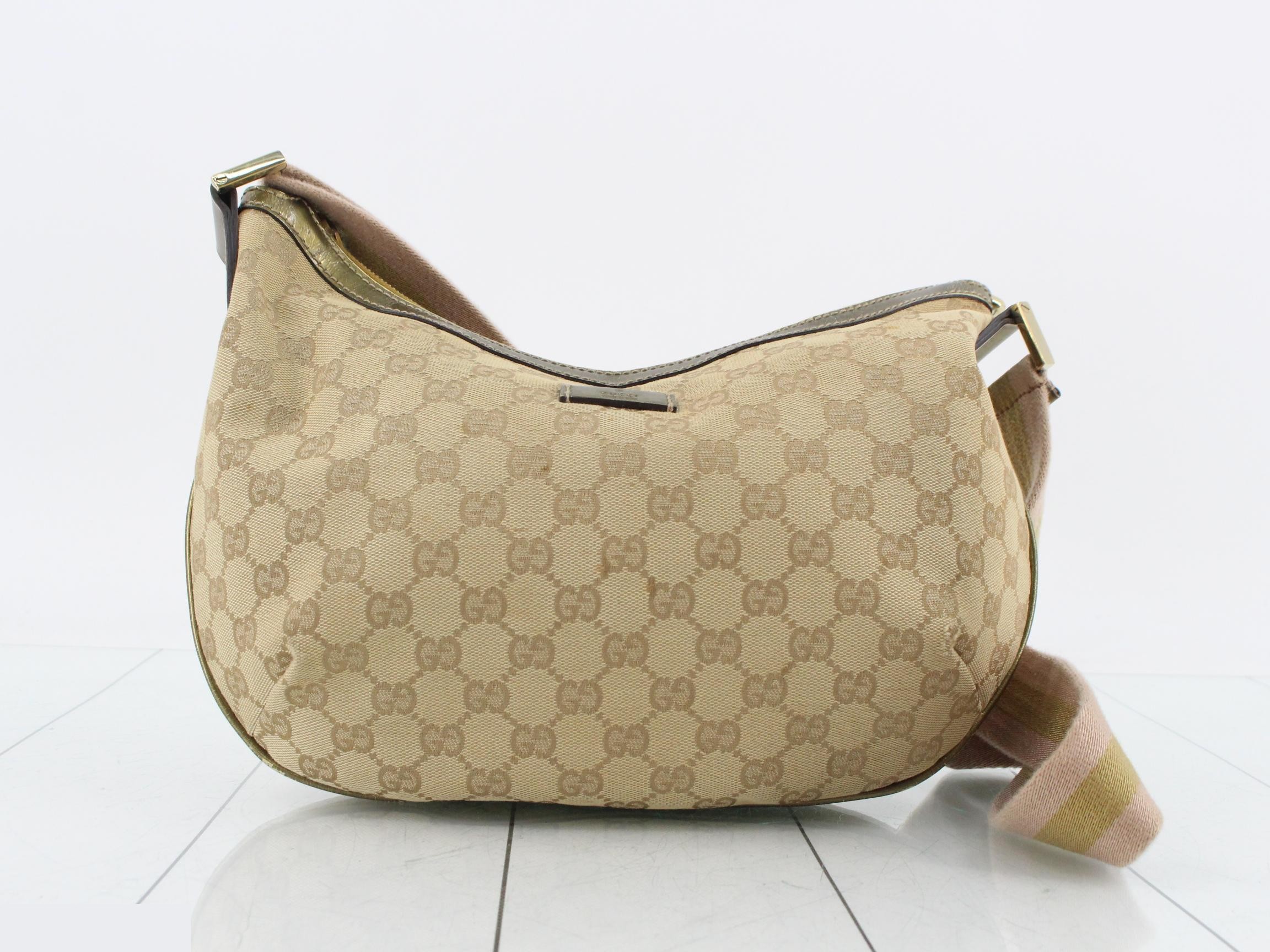 GG Canvas Shoulder Bag
