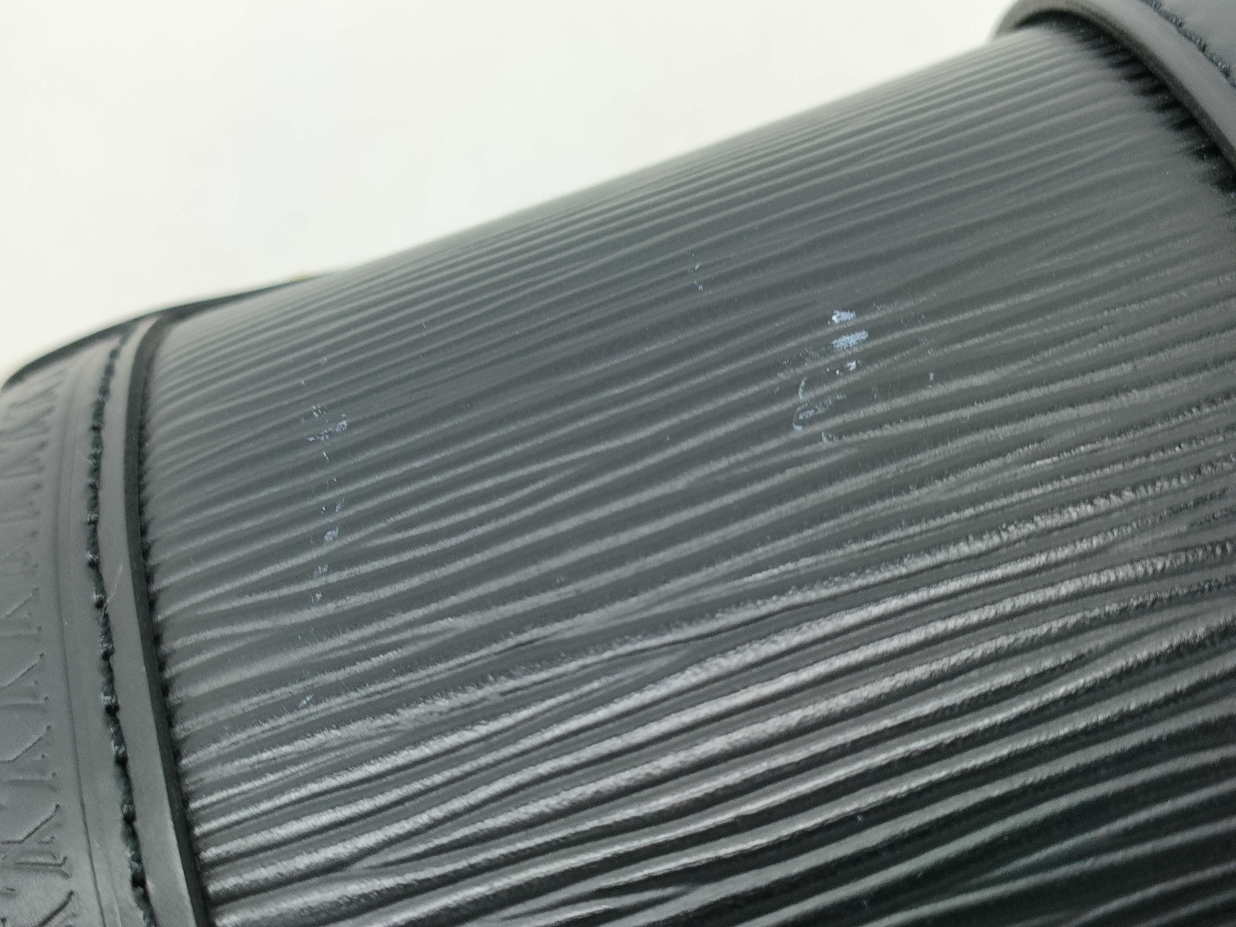 Epi Louis Vuitton Papillon Shoulder Bag — view 15