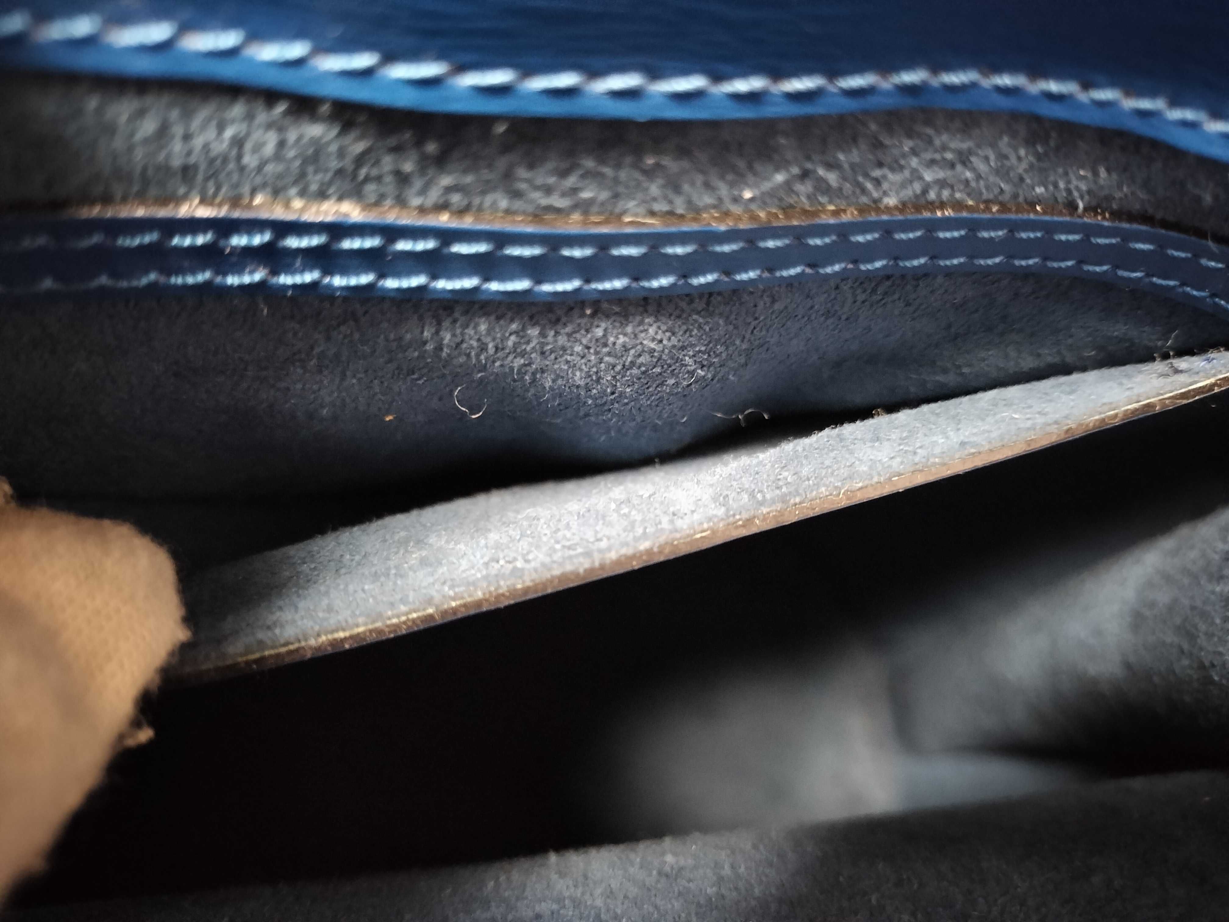 Epi Cluny Blue Shoulder Bag — view 11