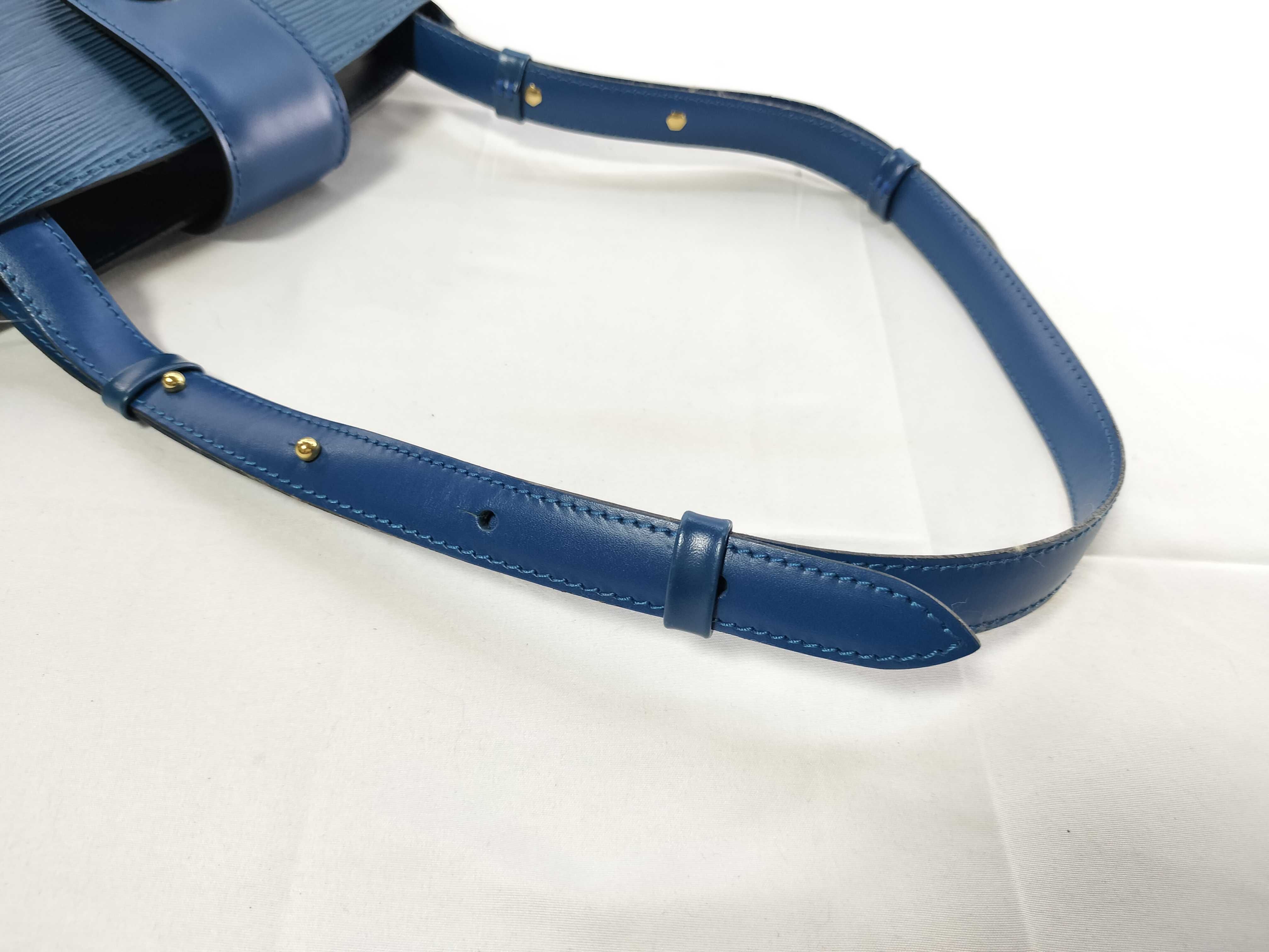 Epi Cluny Blue Shoulder Bag — view 3