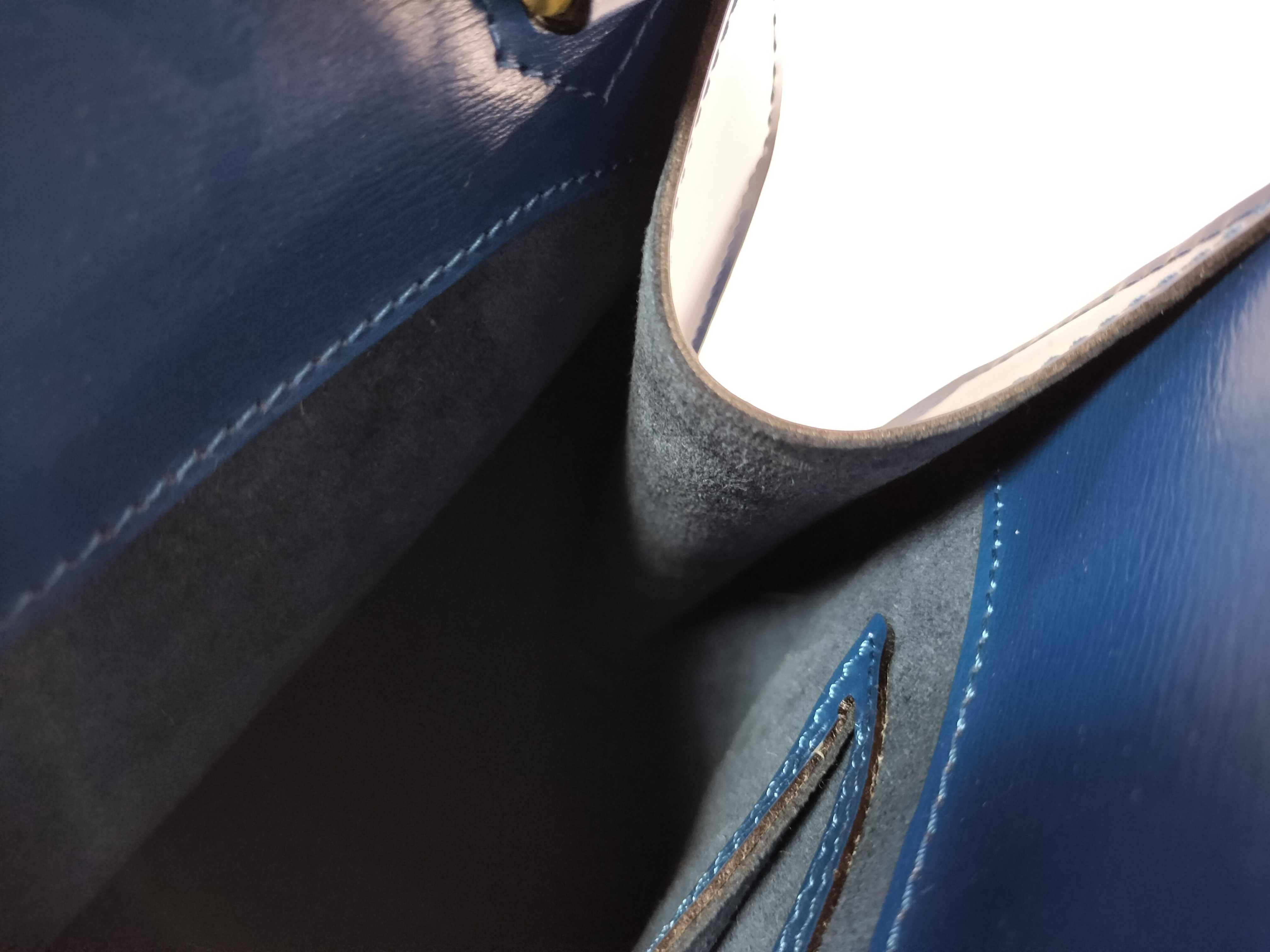 Epi Cluny Blue Shoulder Bag — view 9