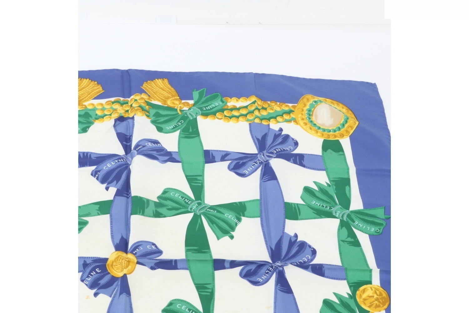 scarf — view 2