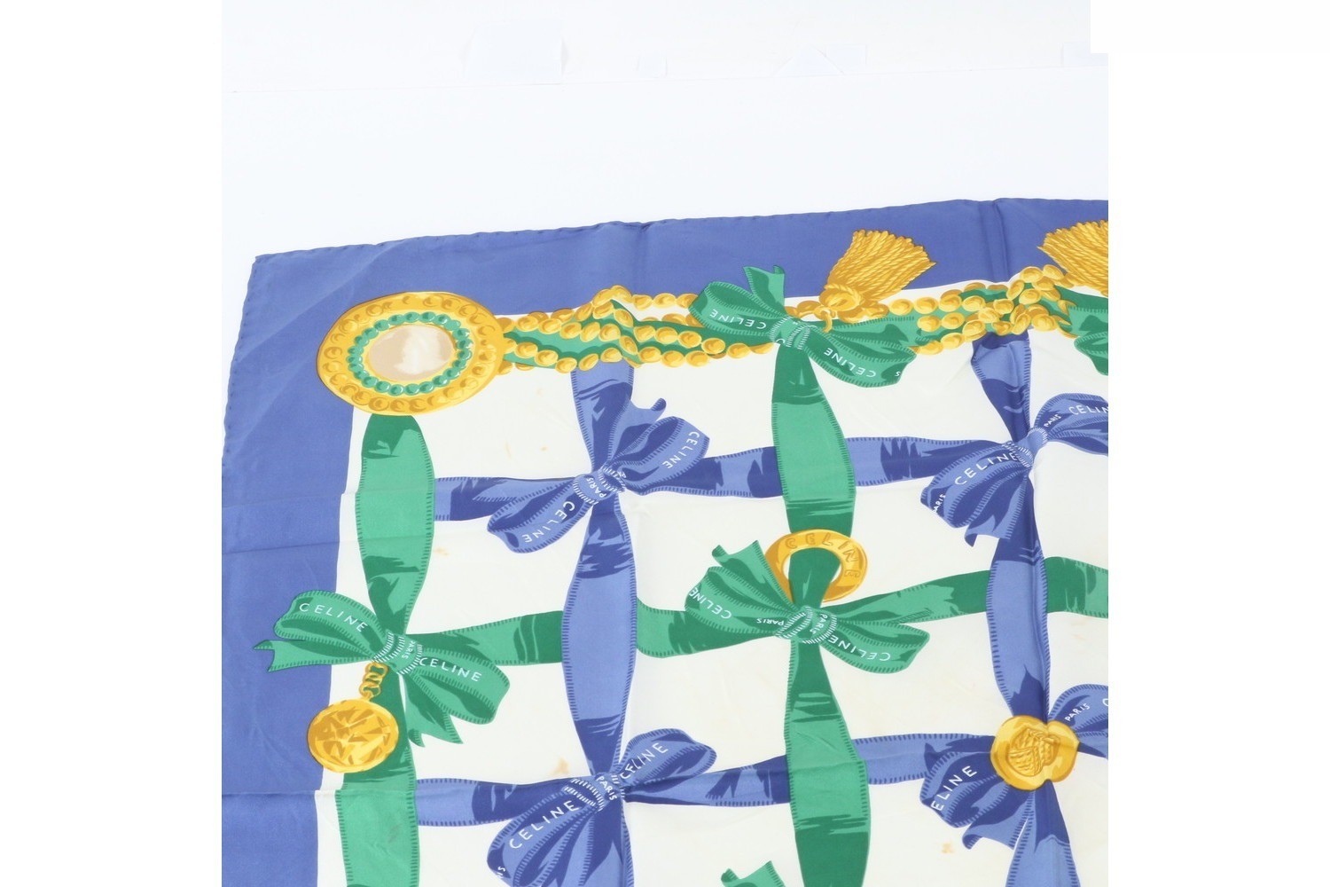 scarf — view 3