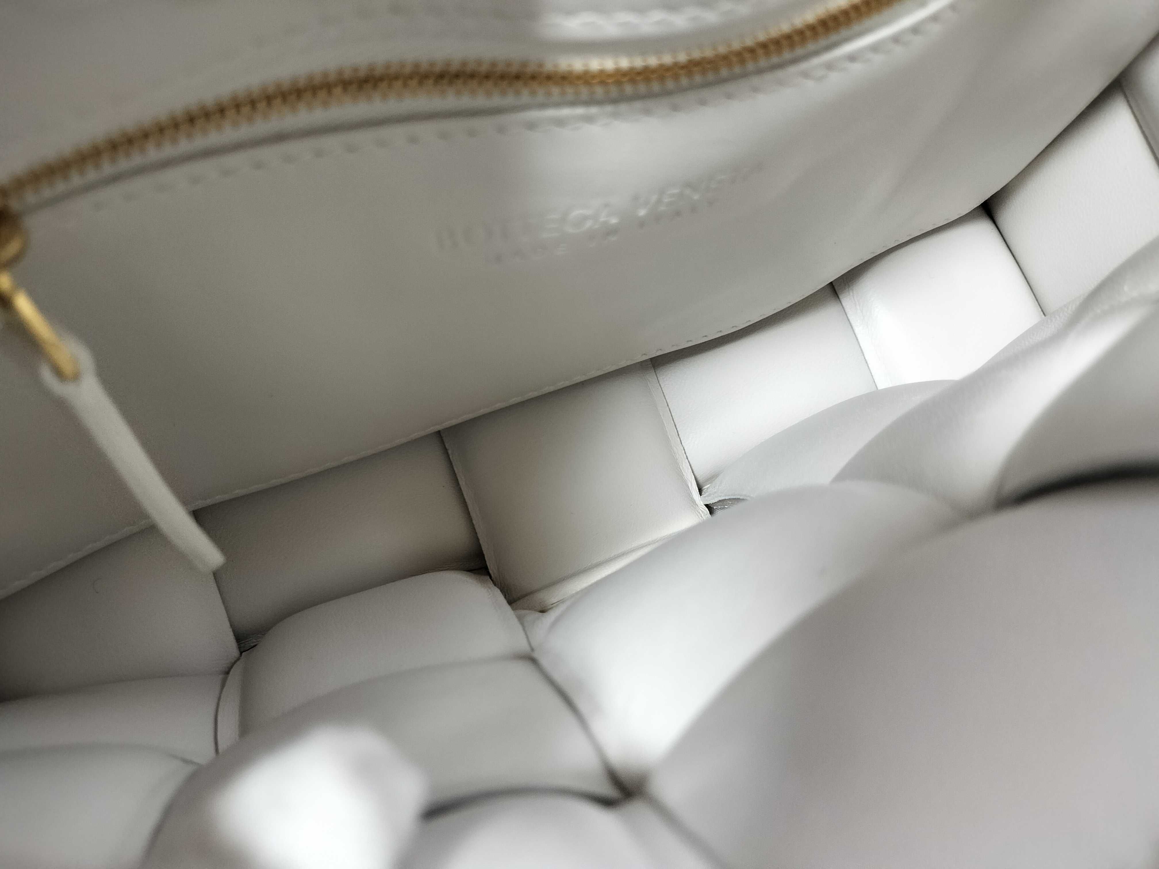 Intrecciato Maxi Intrecciato Padded Cassette Shoulder Bag — view 10