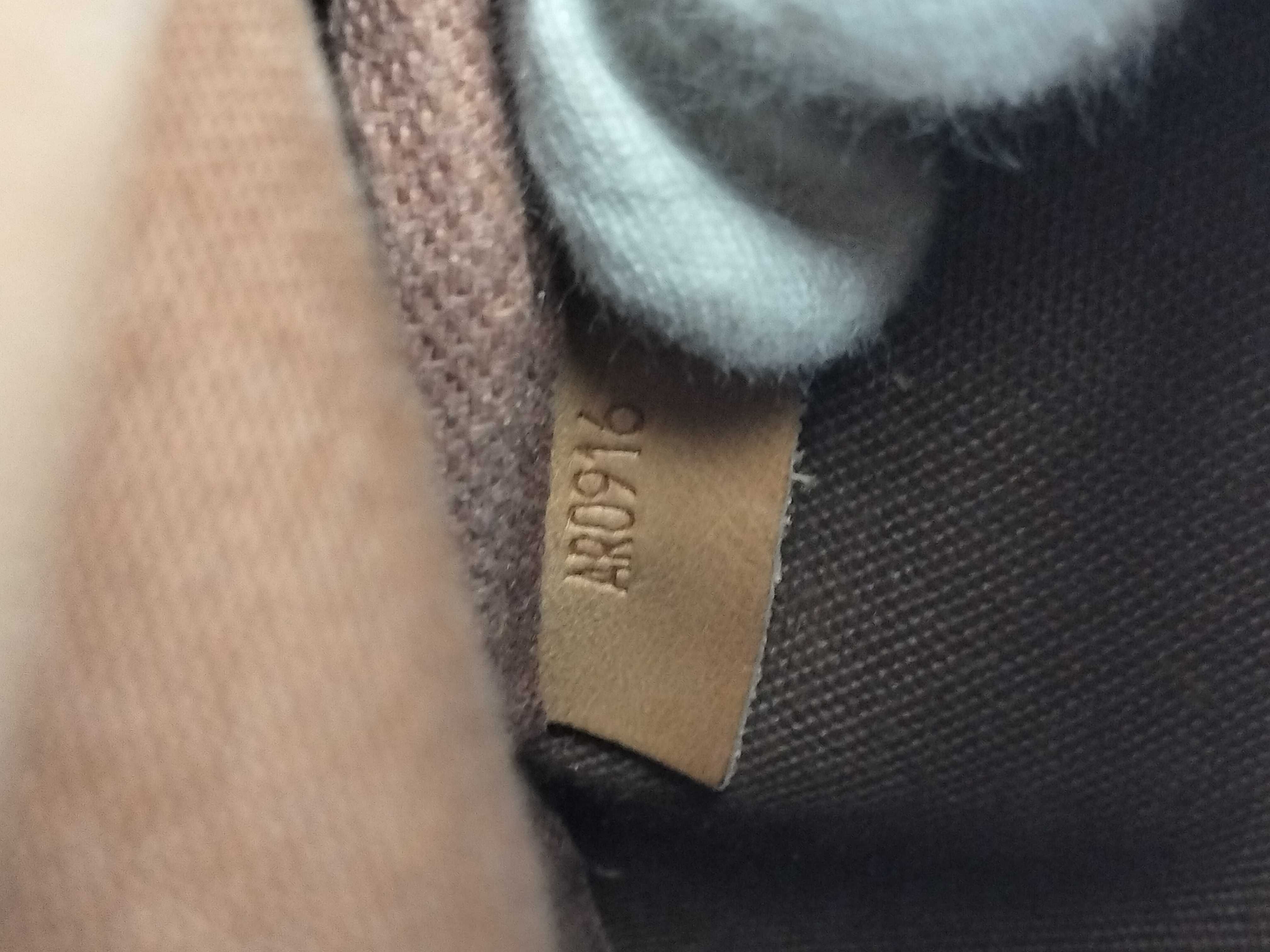 Monogram Louis Vuitton Saumur 30 Shoulder Bag Monogram M42256 Shoulder Bag — view 12