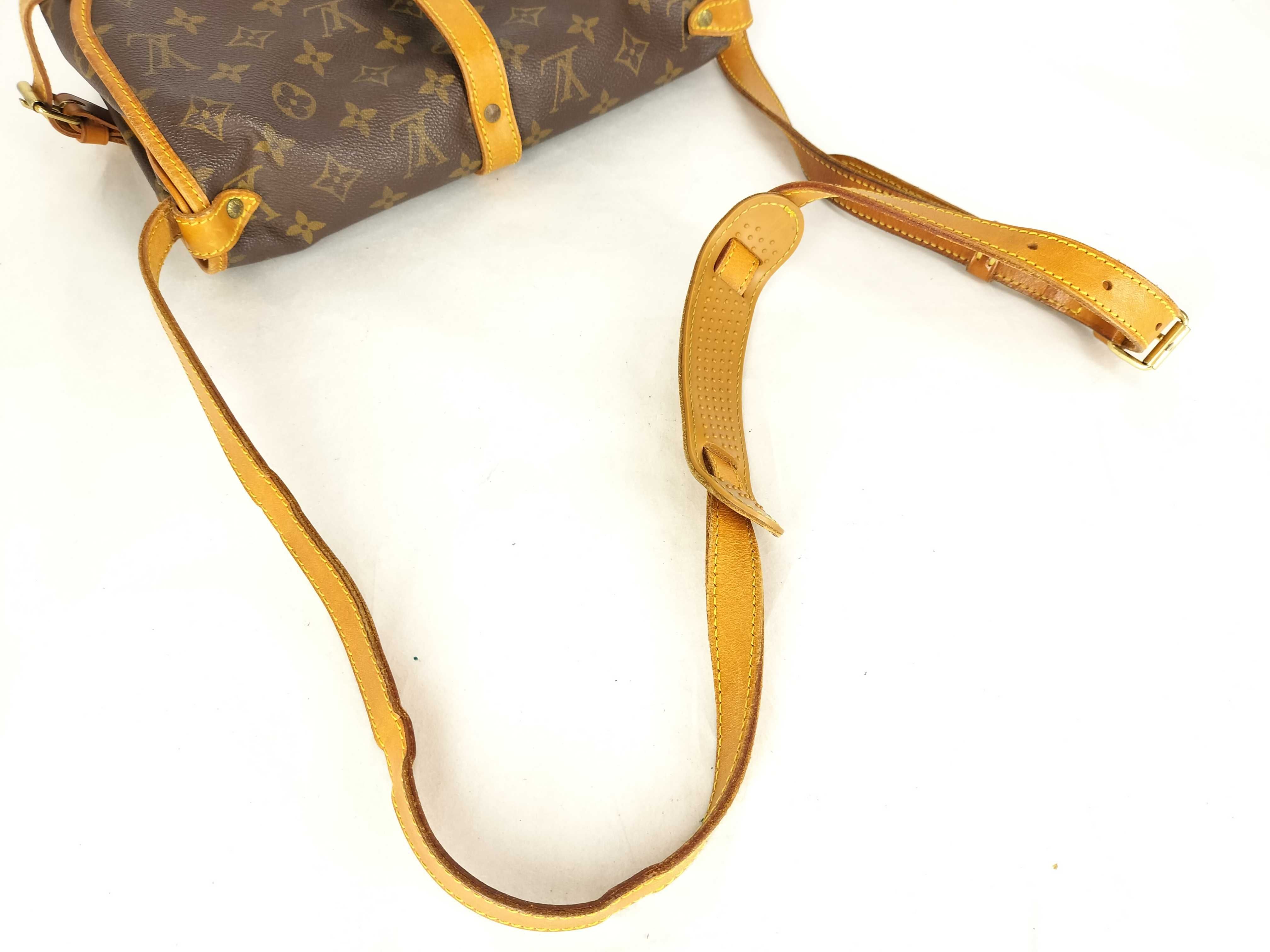 Monogram Louis Vuitton Saumur 30 Shoulder Bag Monogram M42256 Shoulder Bag — view 3
