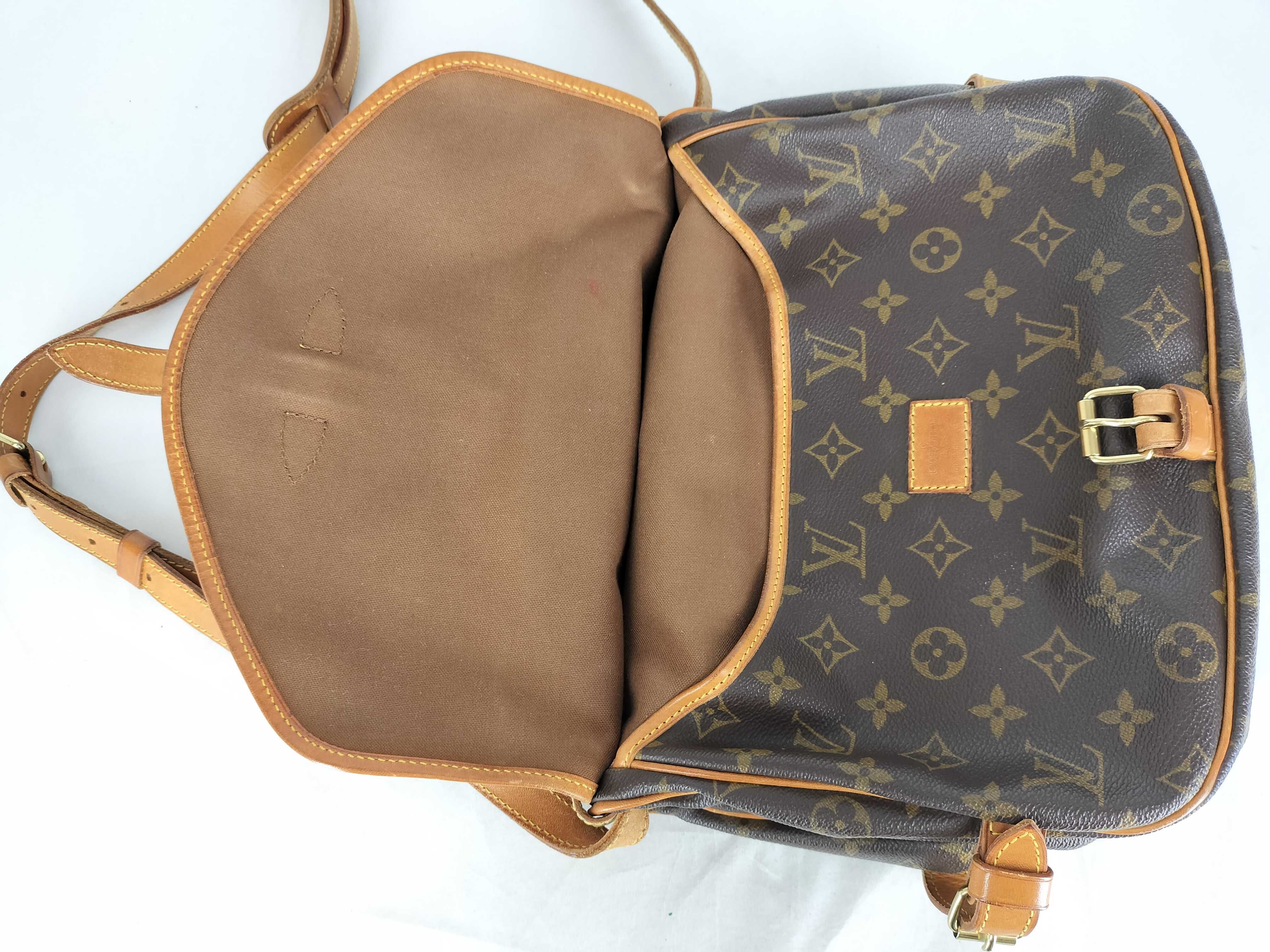 Monogram Louis Vuitton Saumur 30 Shoulder Bag Monogram M42256 Shoulder Bag — view 8