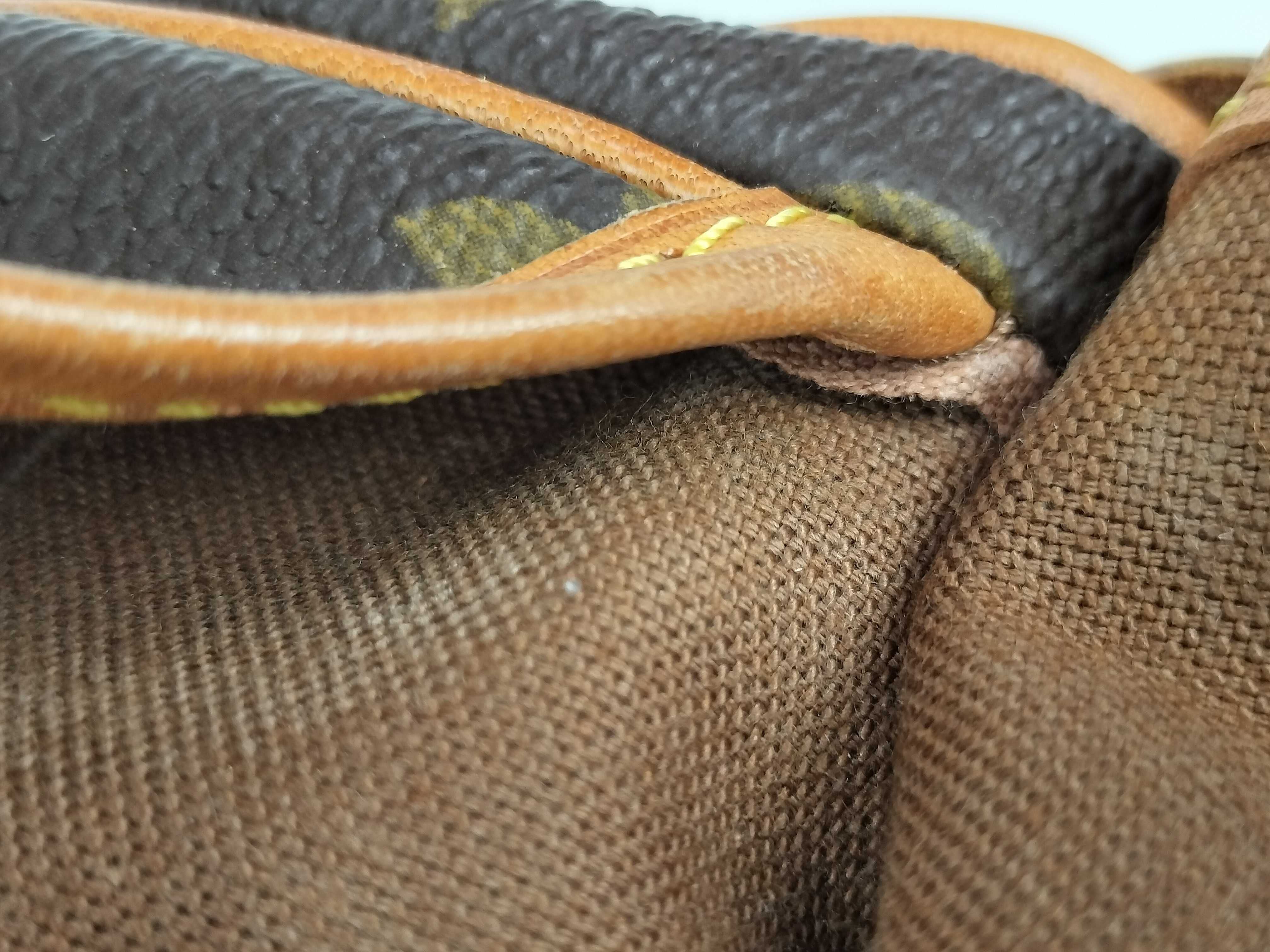 Monogram Louis Vuitton Saumur 30 Shoulder Bag Monogram M42256 Shoulder Bag — view 9