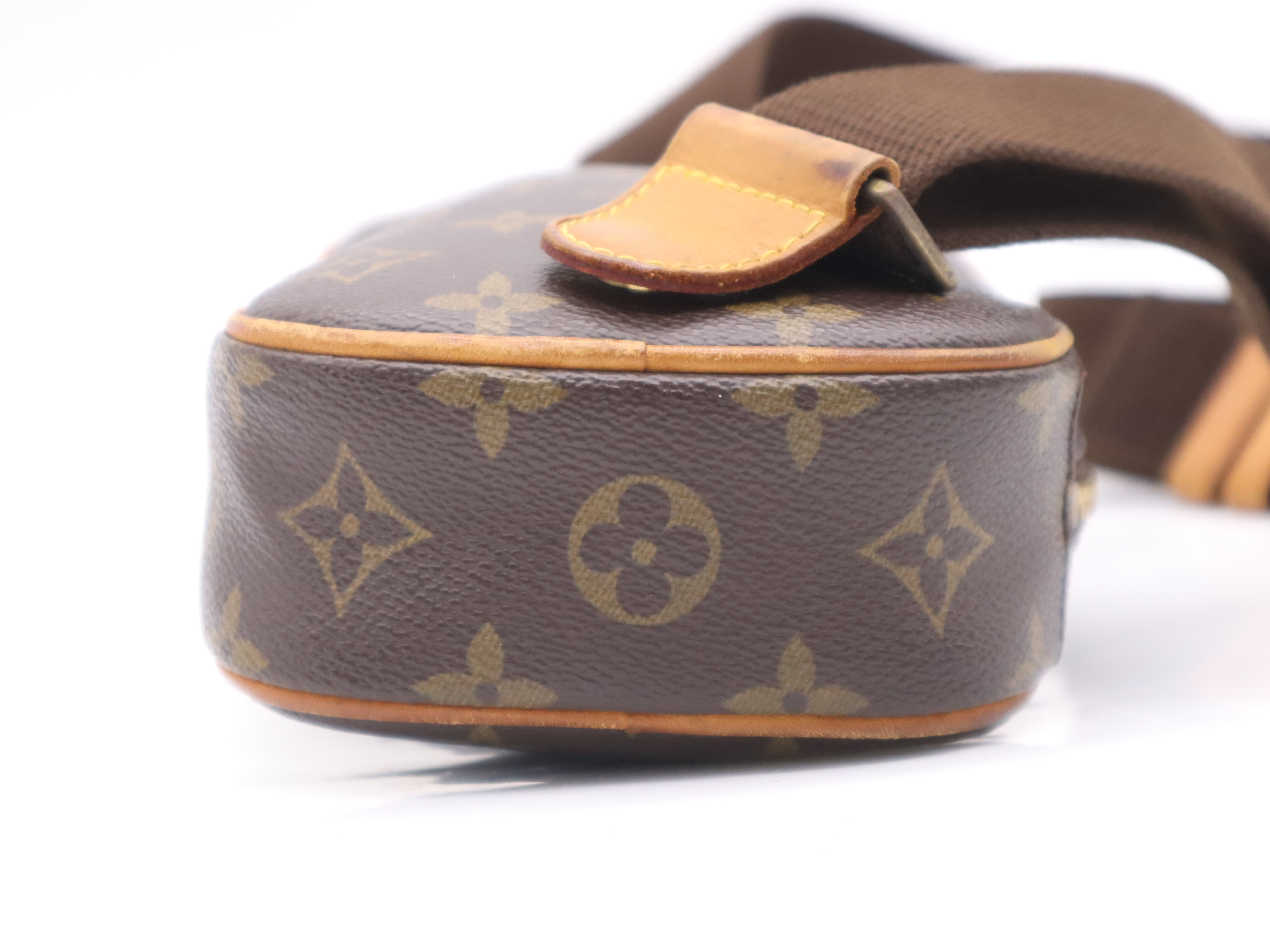 M51870 Monogram Pochette Gange Waist Bag — view 4