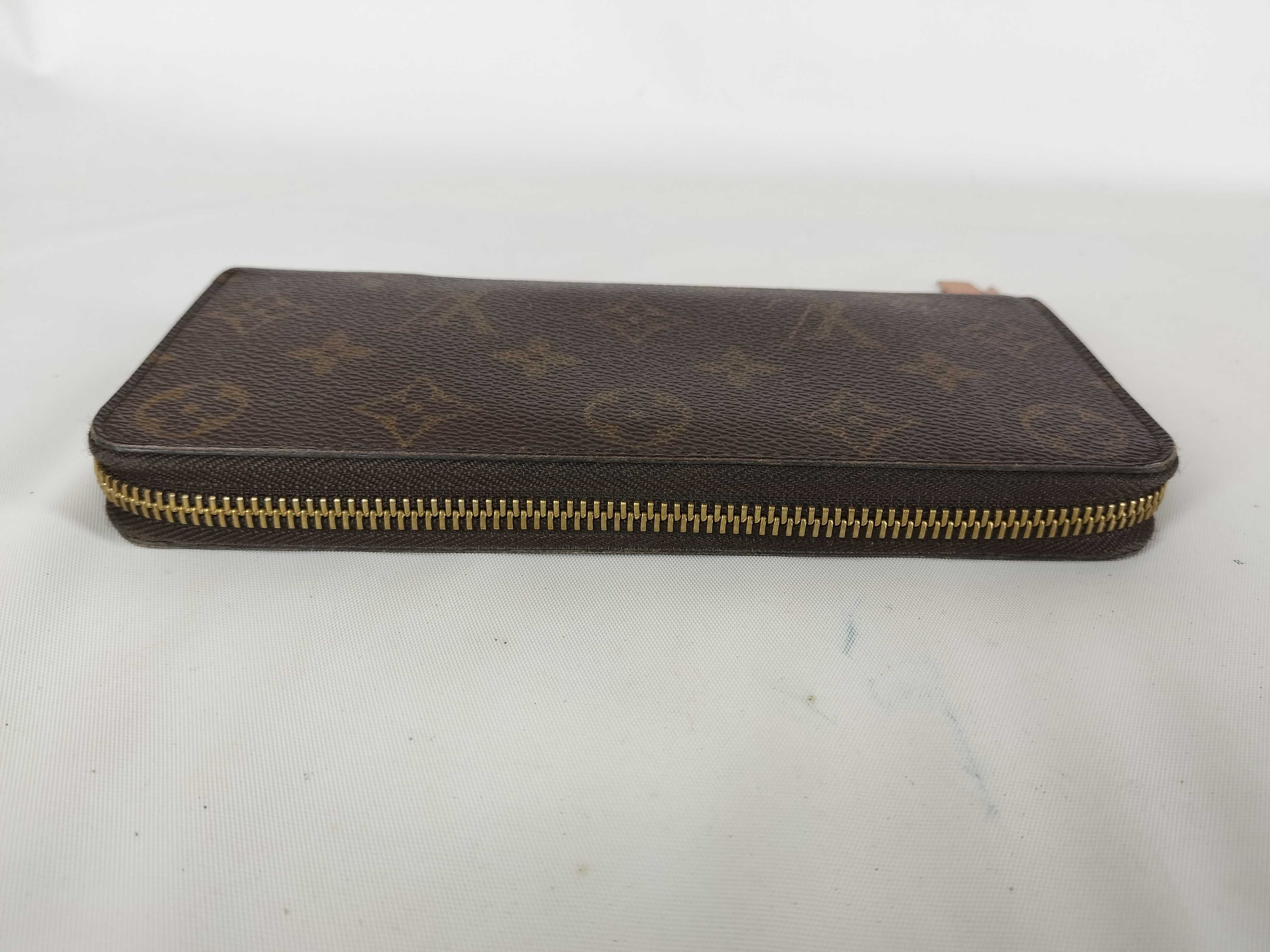 Monogram M61298 Portefeuille Clemence Rose Ballerine Round Wallet — view 4