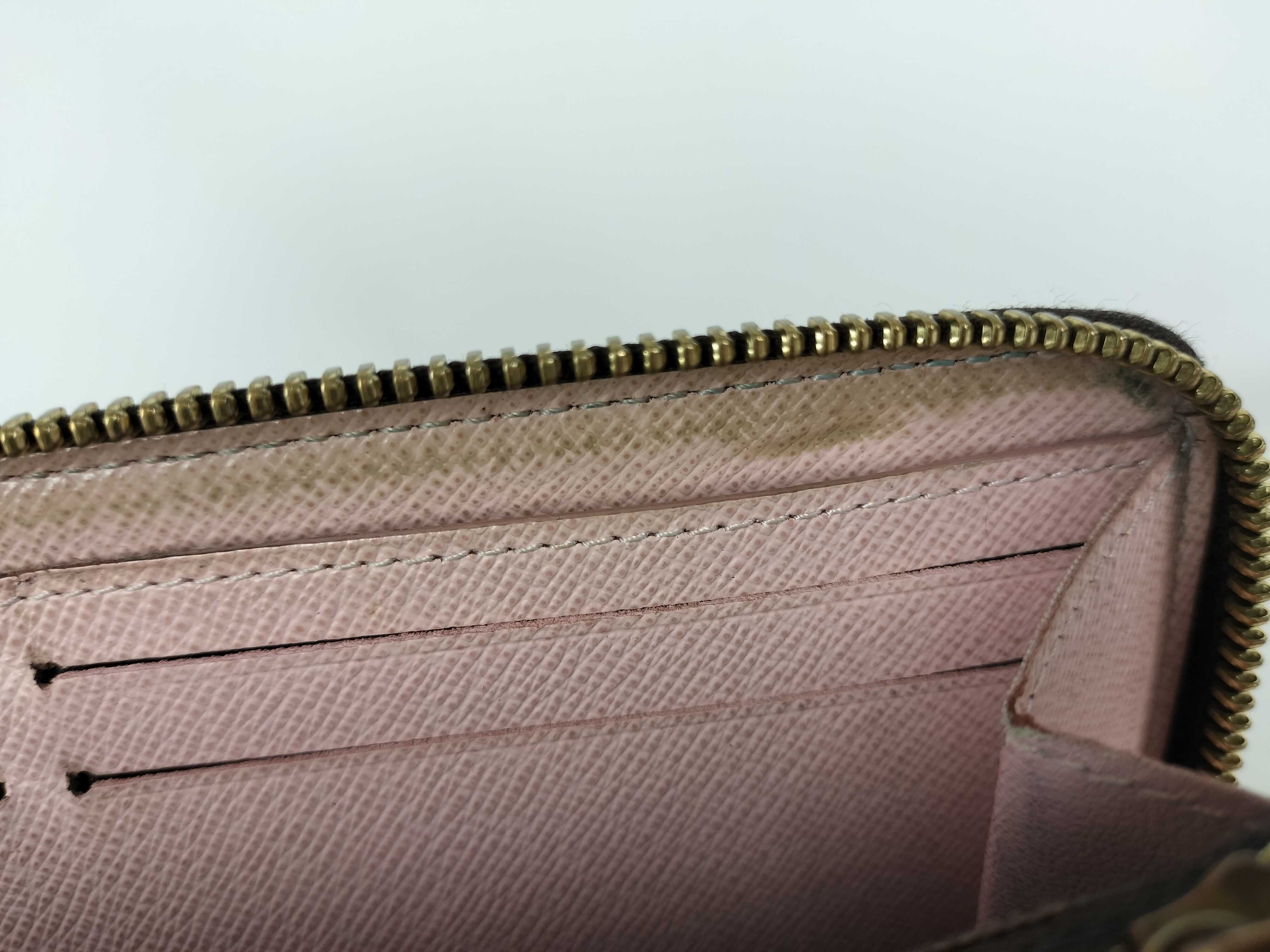 Monogram M61298 Portefeuille Clemence Rose Ballerine Round Wallet — view 8