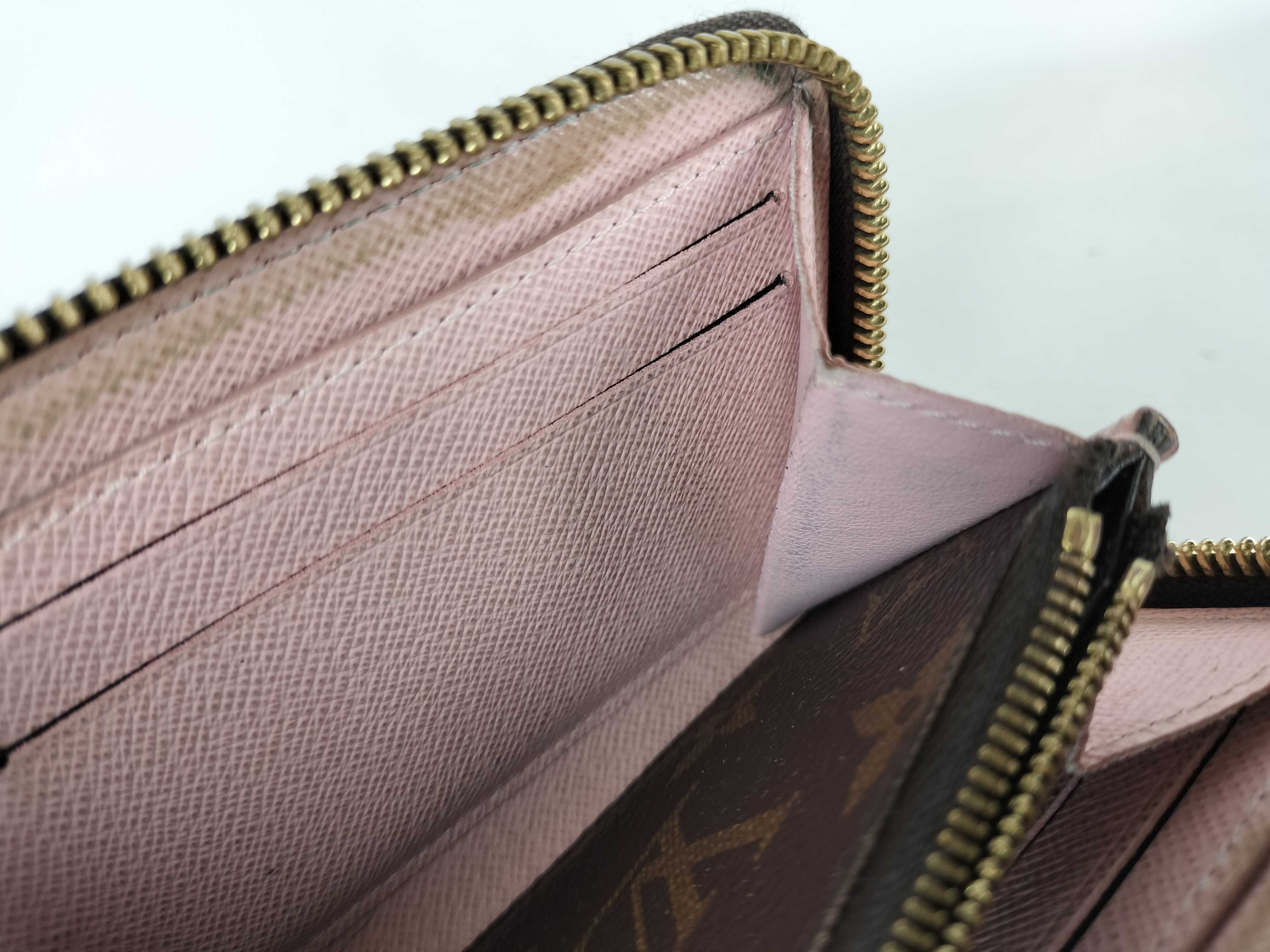 Monogram M61298 Portefeuille Clemence Rose Ballerine Round Wallet — view 10