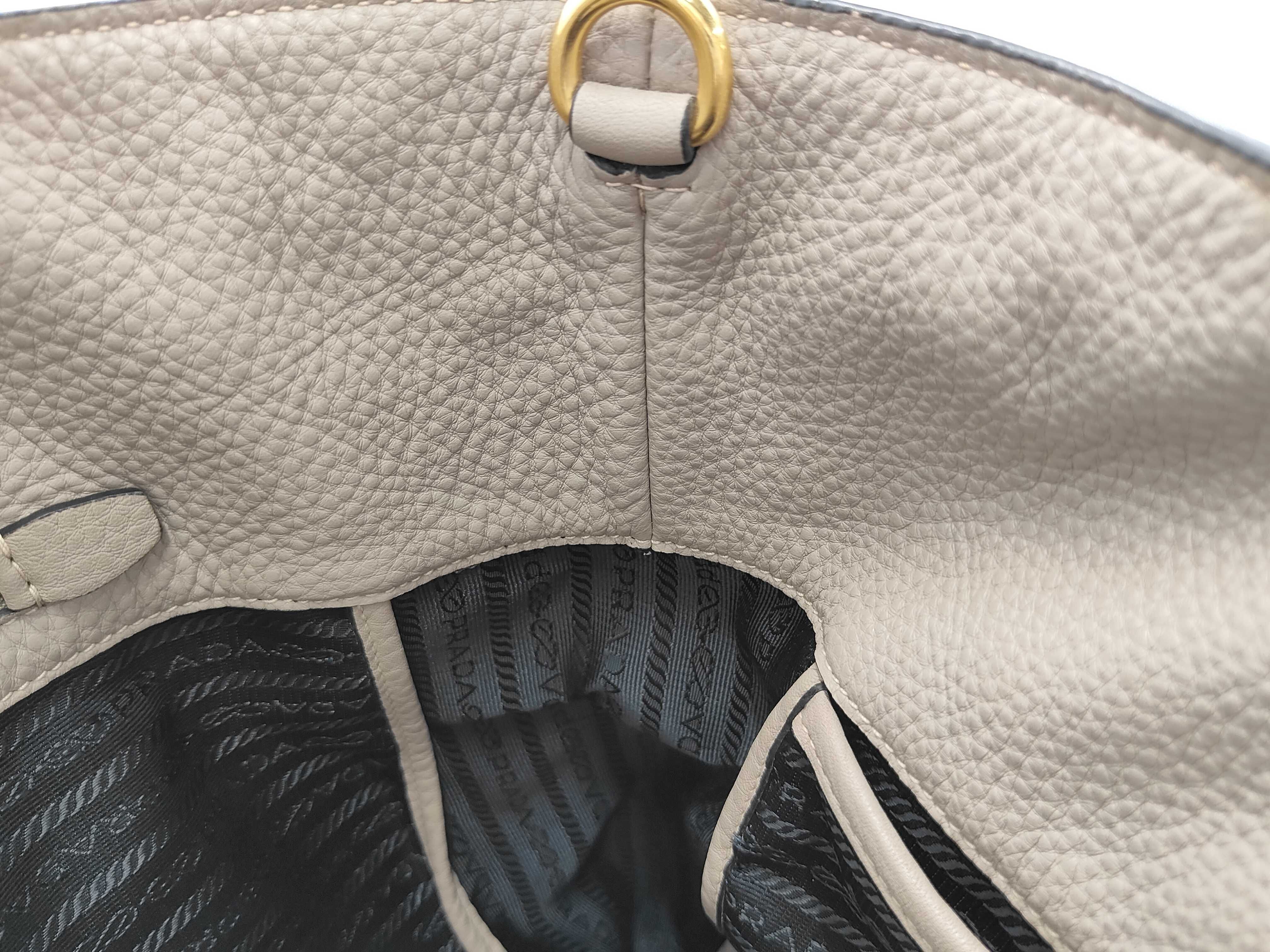 Vitello Daino Leather Pocket Tote Bag (Handbag) — view 11