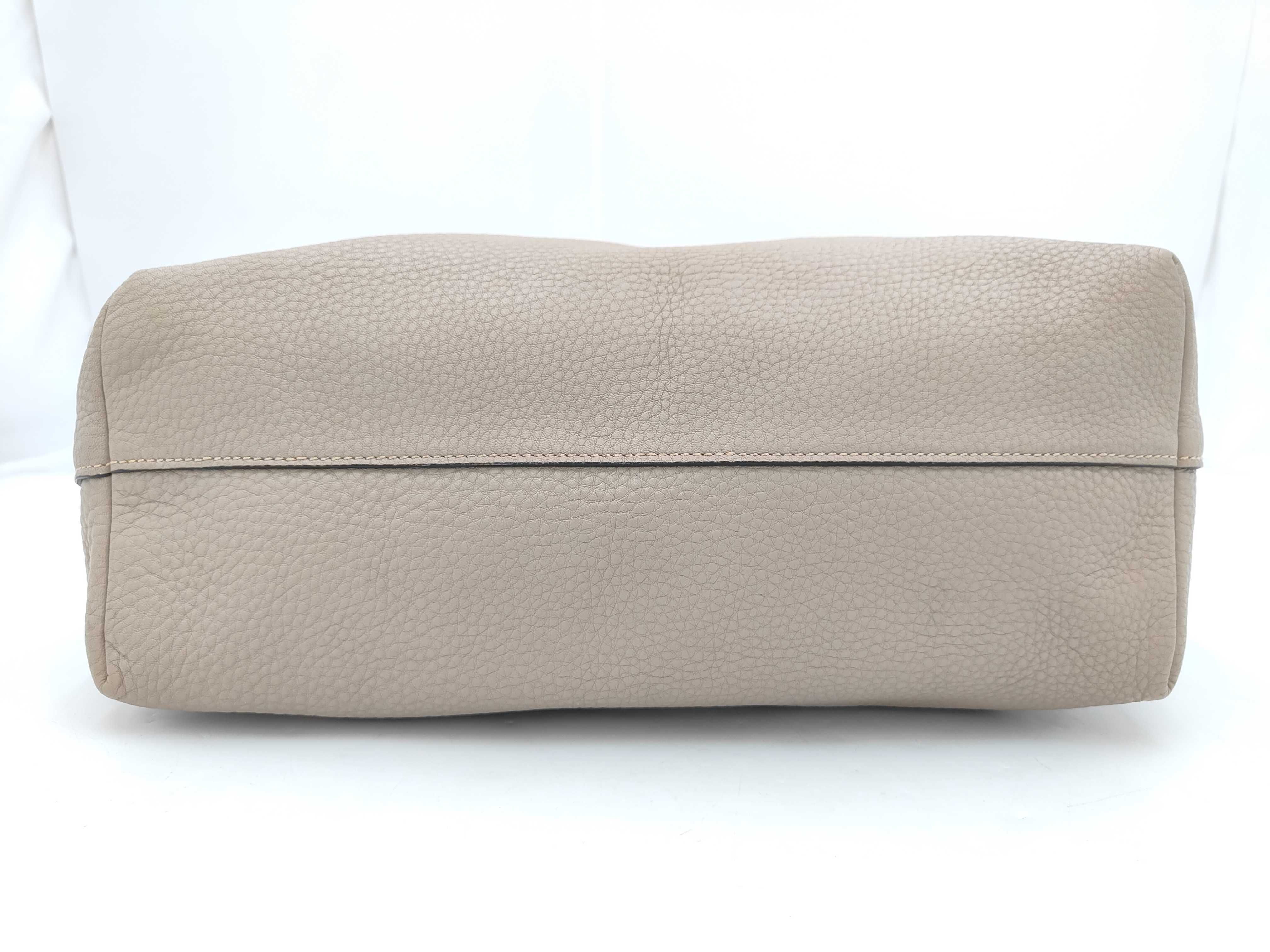 Vitello Daino Leather Pocket Tote Bag (Handbag) — view 7