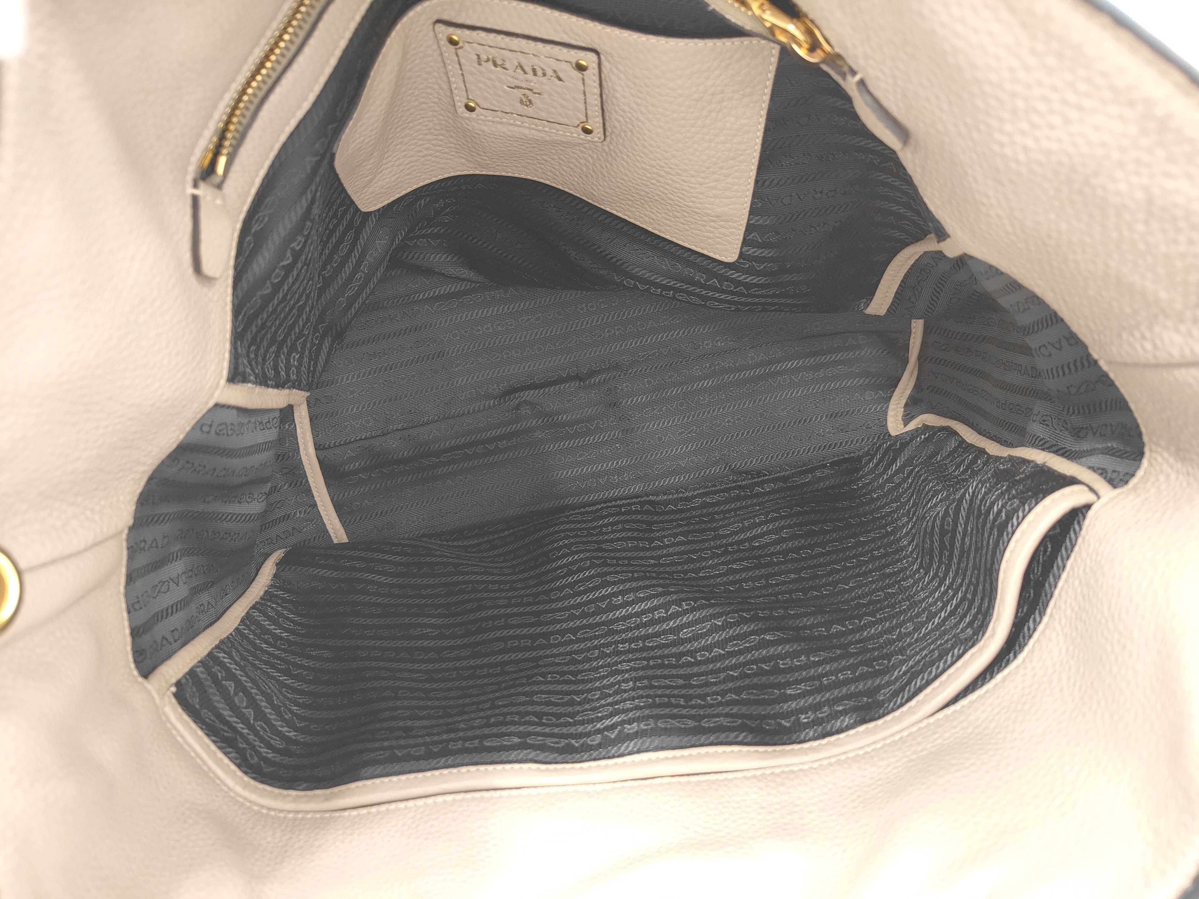 Vitello Daino Leather Pocket Tote Bag (Handbag) — view 8