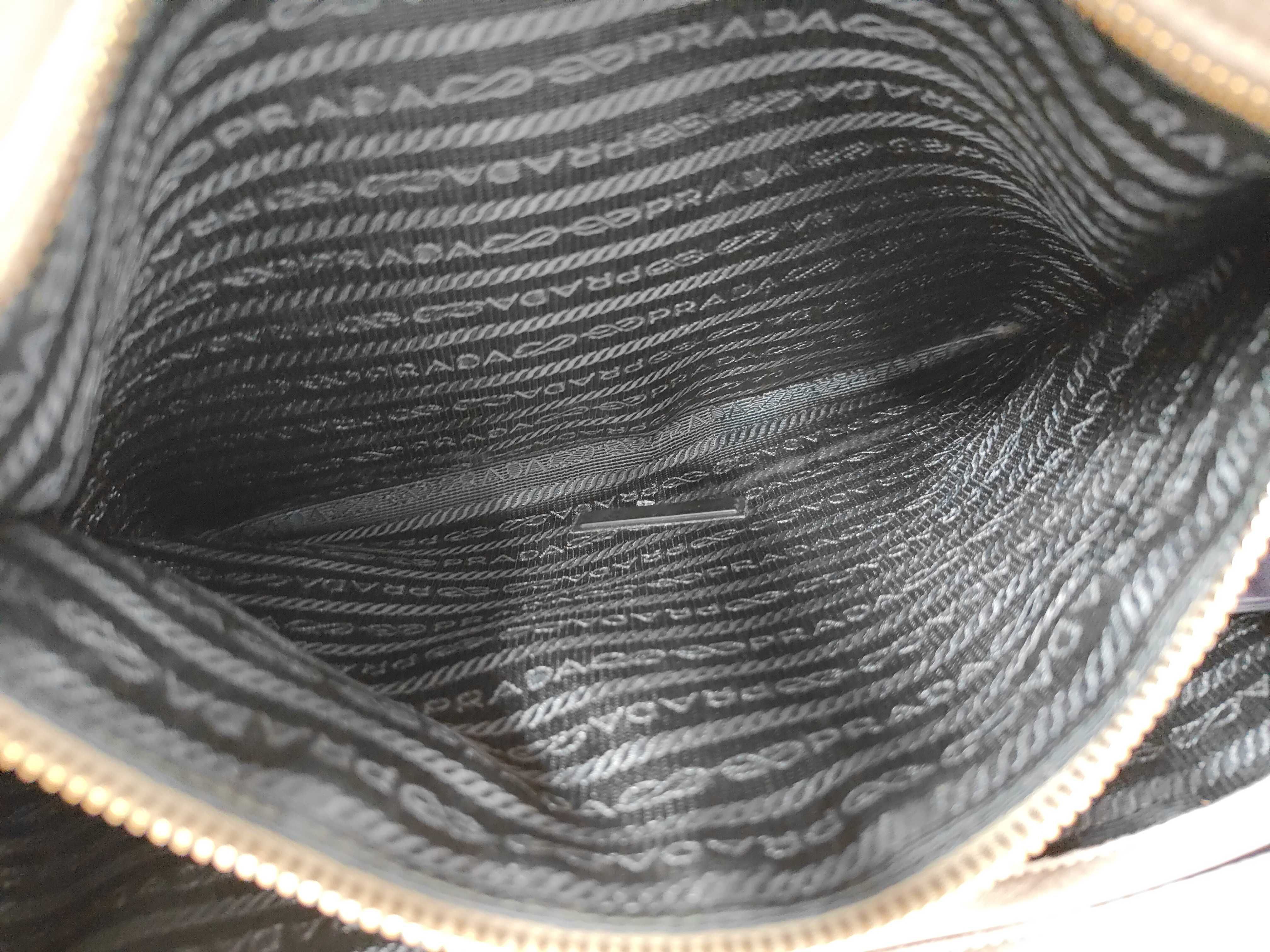 Vitello Daino Leather Pocket Tote Bag (Handbag) — view 9