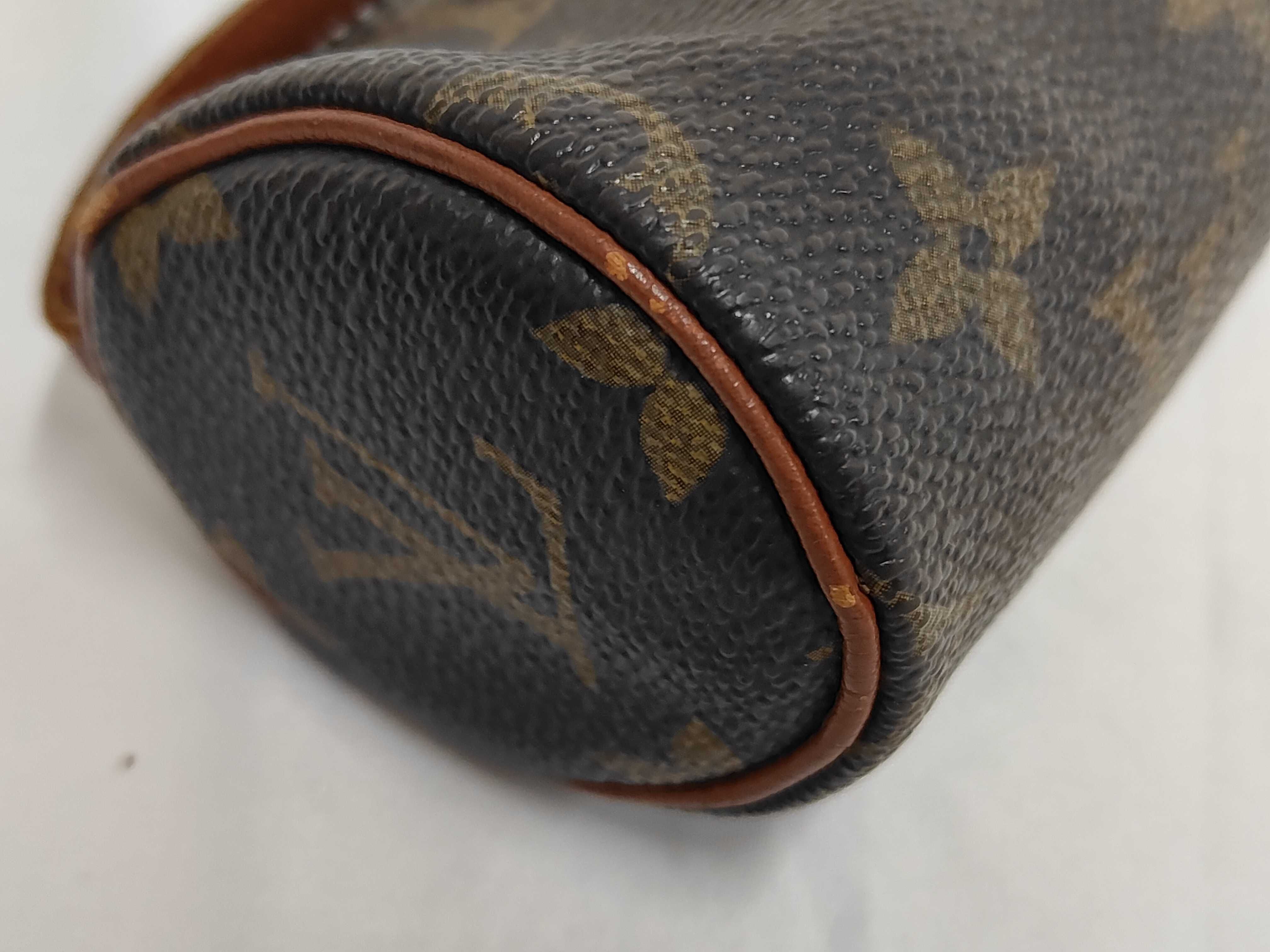 Monogram Louis Vuitton Monogram Pouch Papillon Pouch M51380 Pouch Handbag — view 3