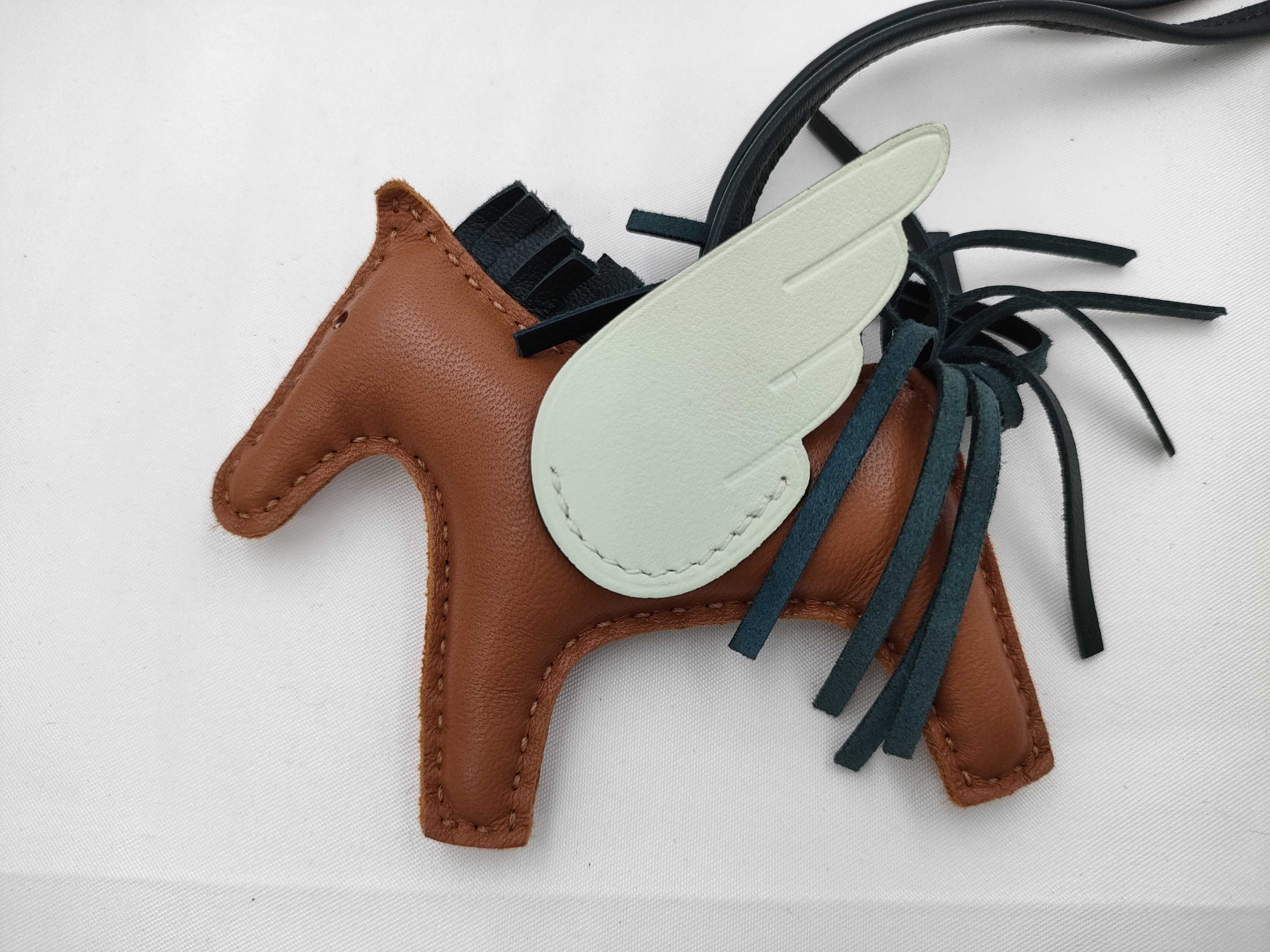Rodeo Pegasus U-stamp charm — view 3