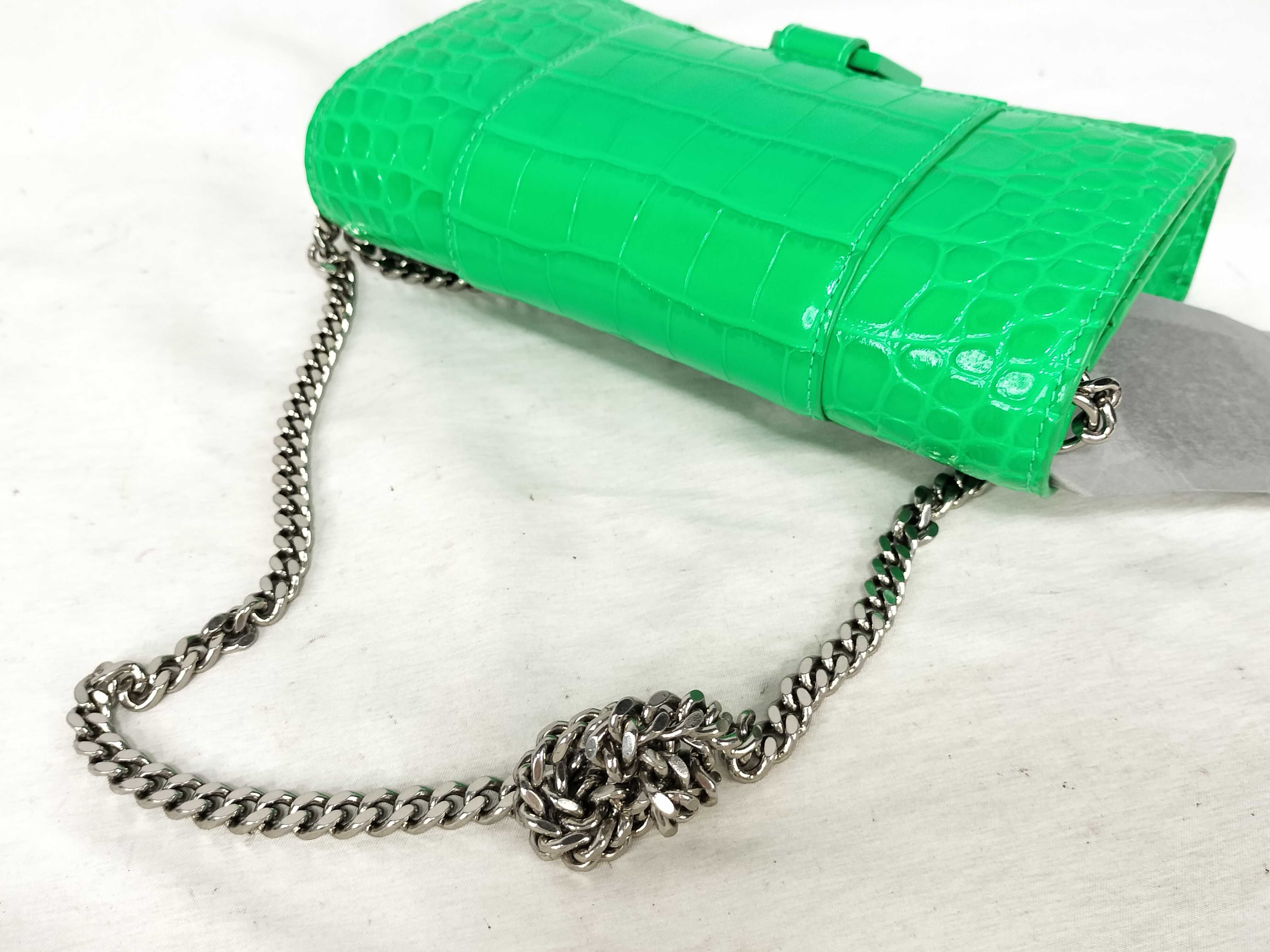 Hourglass Wallet Chain with Tag, Unused Shoulder Bag — view 3