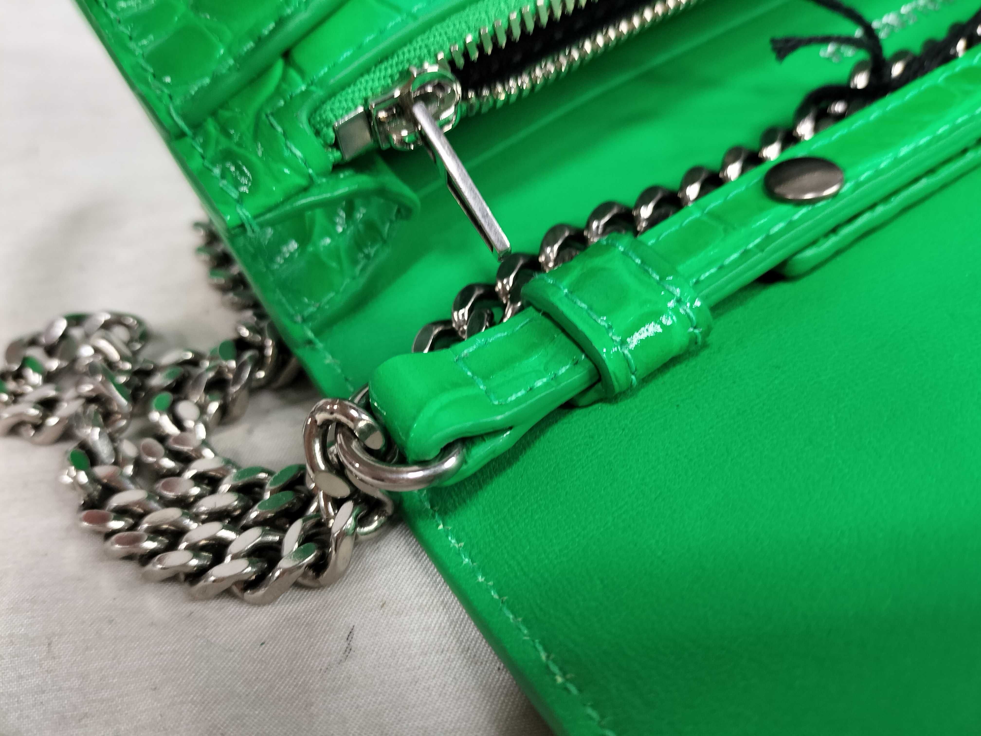 Hourglass Wallet Chain with Tag, Unused Shoulder Bag — view 5