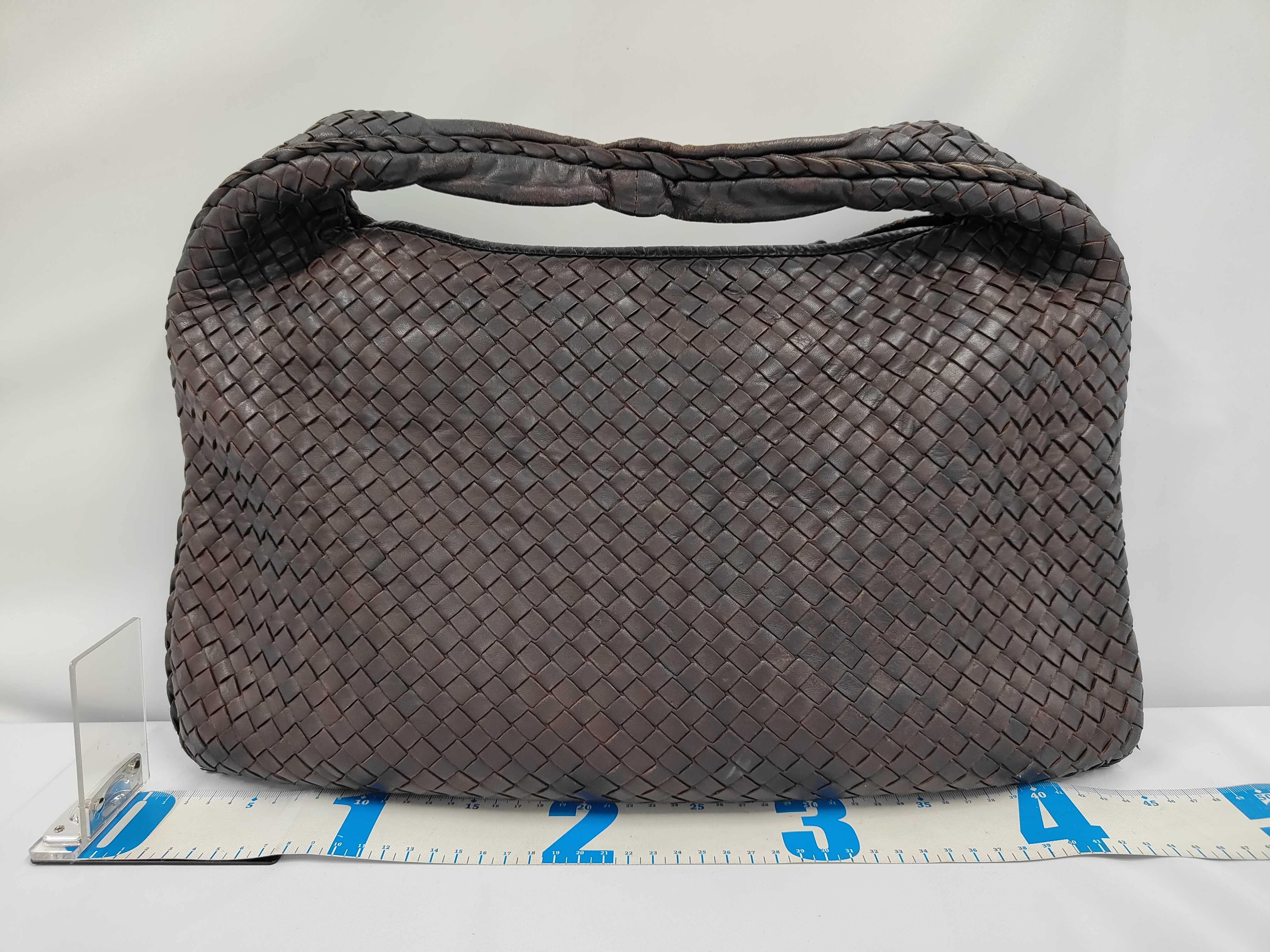 Intrecciato Shoulder Bag Leather Shoulder Bag — view 2