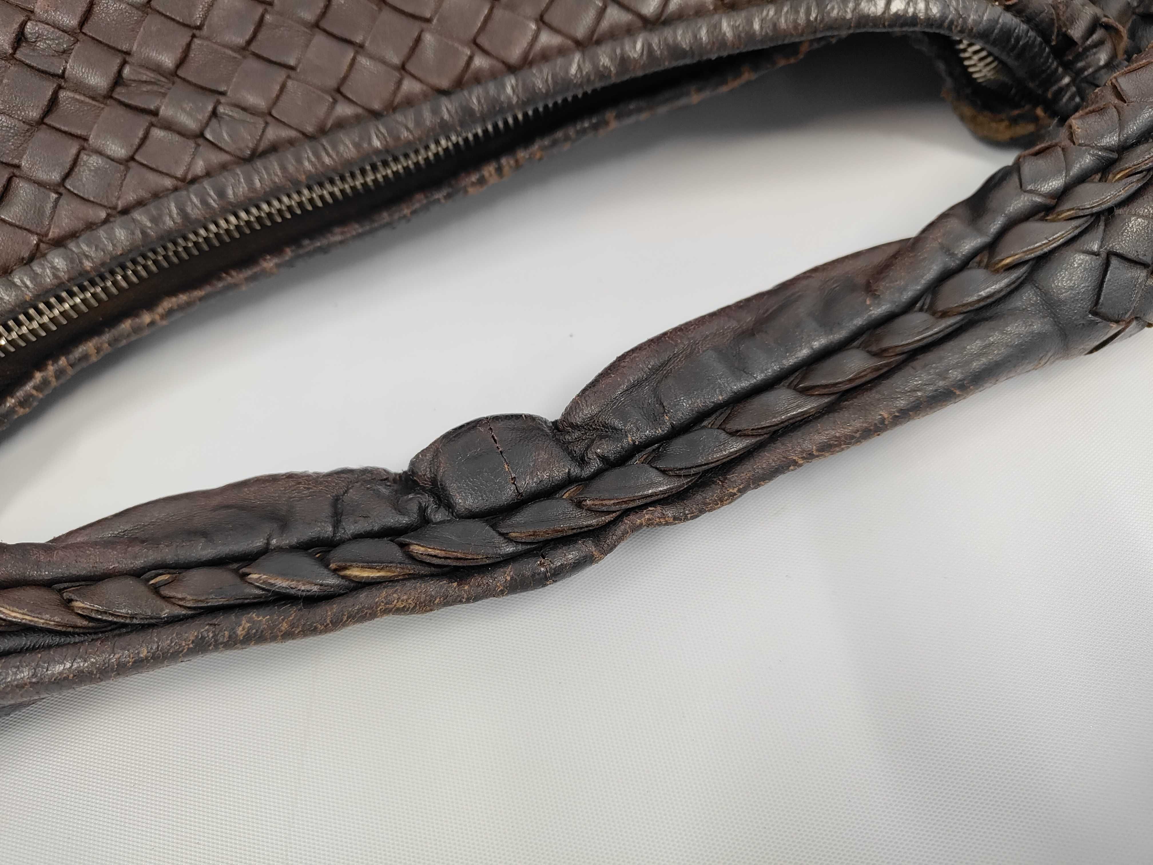 Intrecciato Shoulder Bag Leather Shoulder Bag — view 5