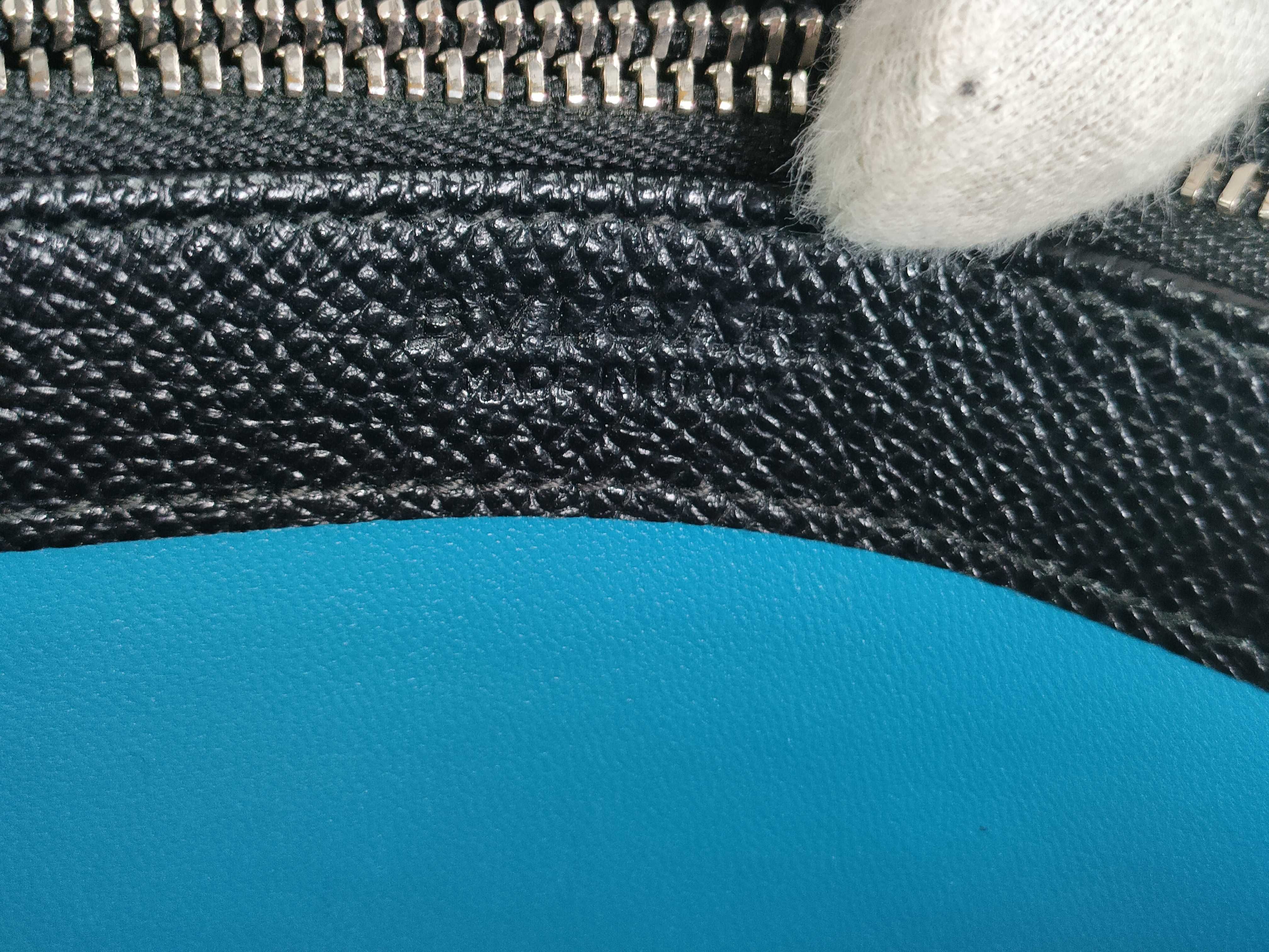 Bulgari Round Zip Wallet — view 11