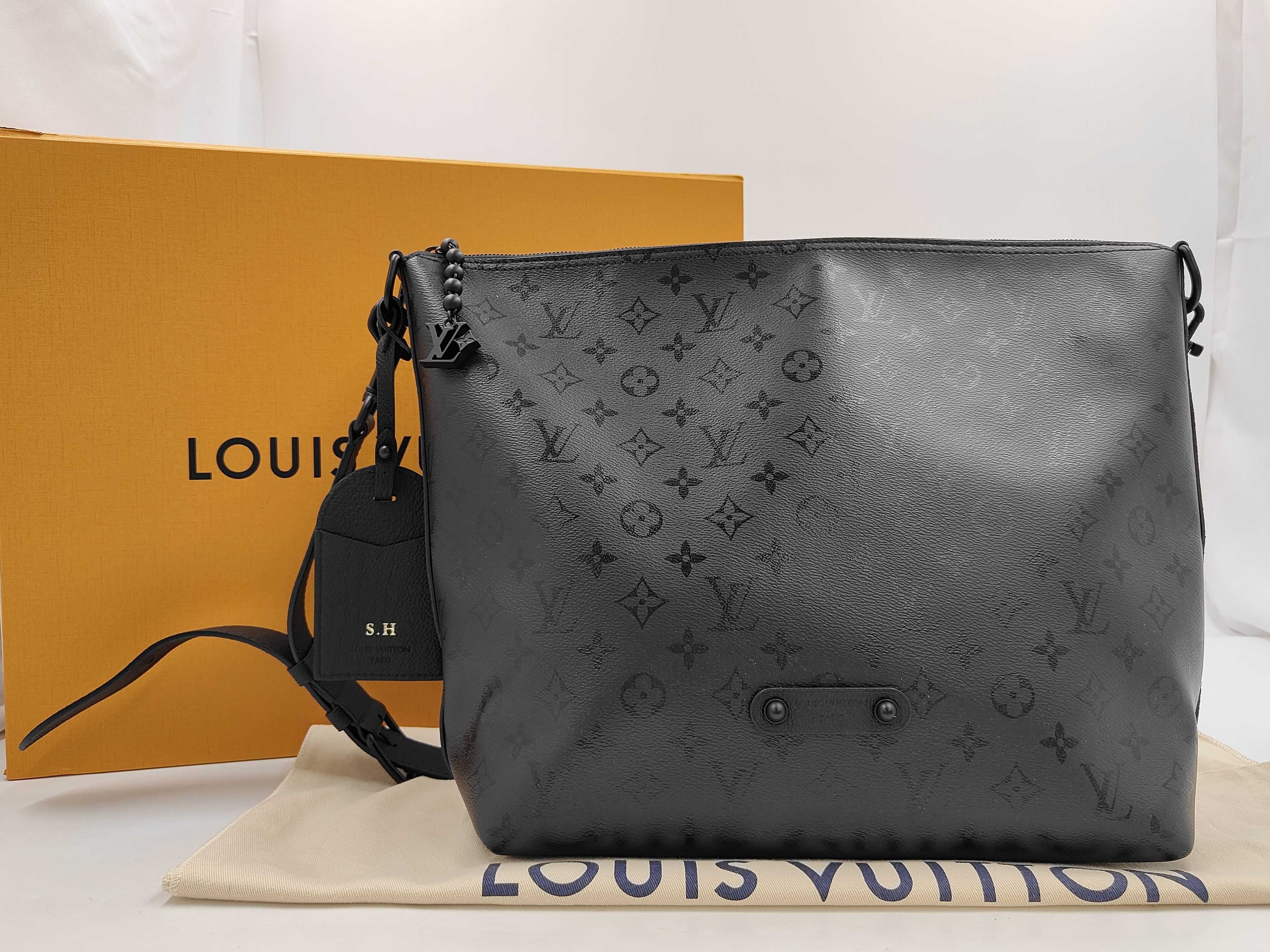 Vagabond Hobo M27856 Shoulder Bag
