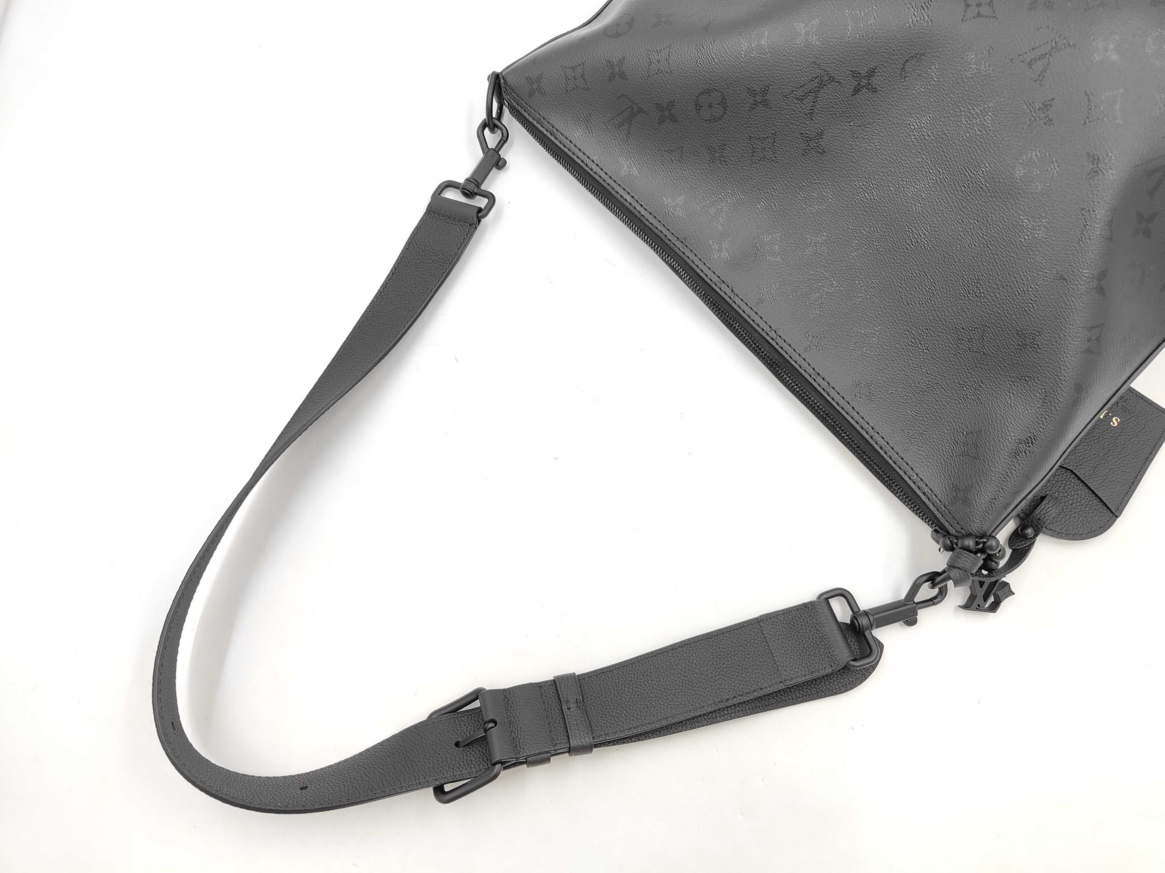 Vagabond Hobo M27856 Shoulder Bag — view 5