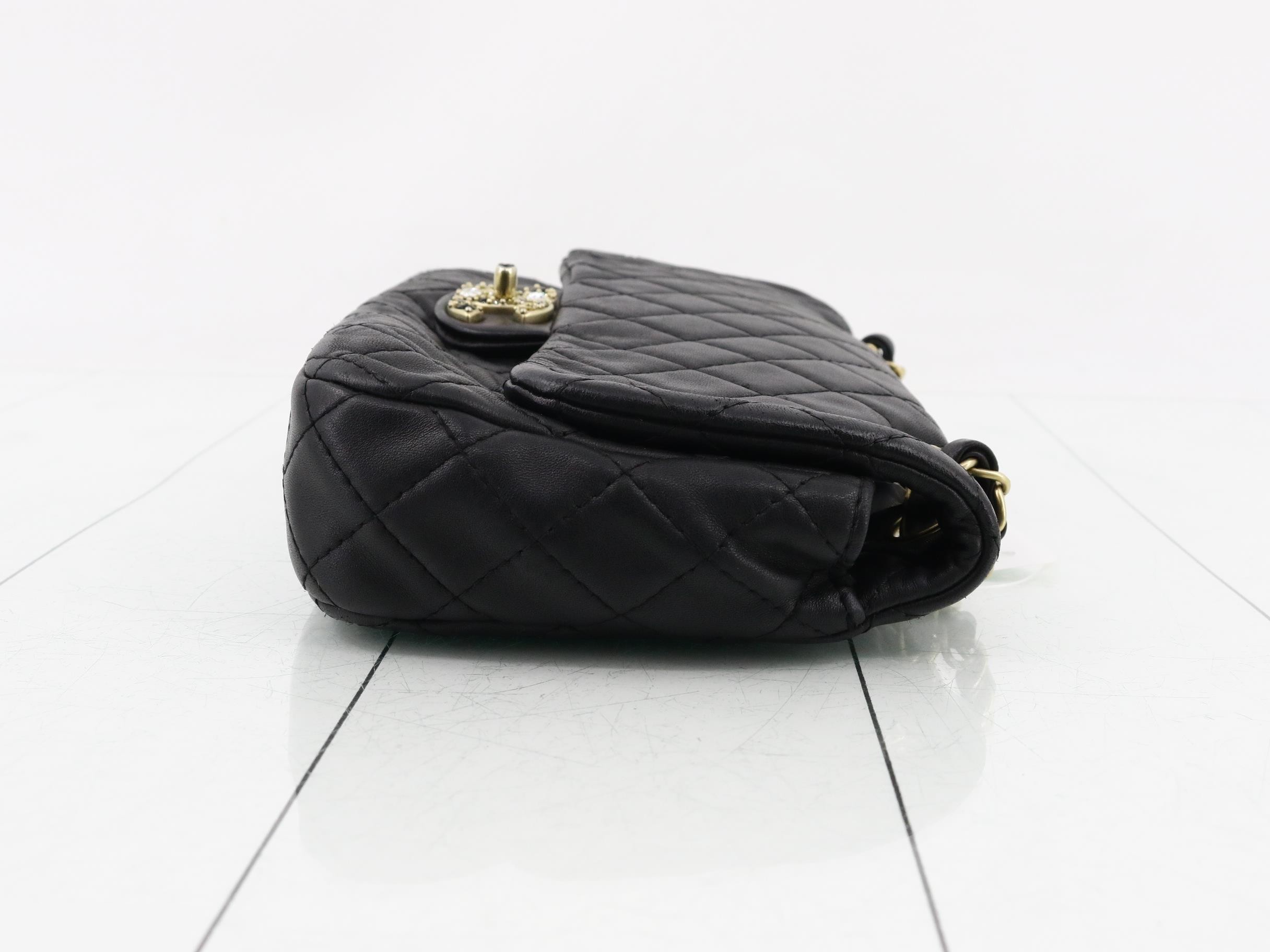 Matelassé Chain Shoulder Bag — view 3