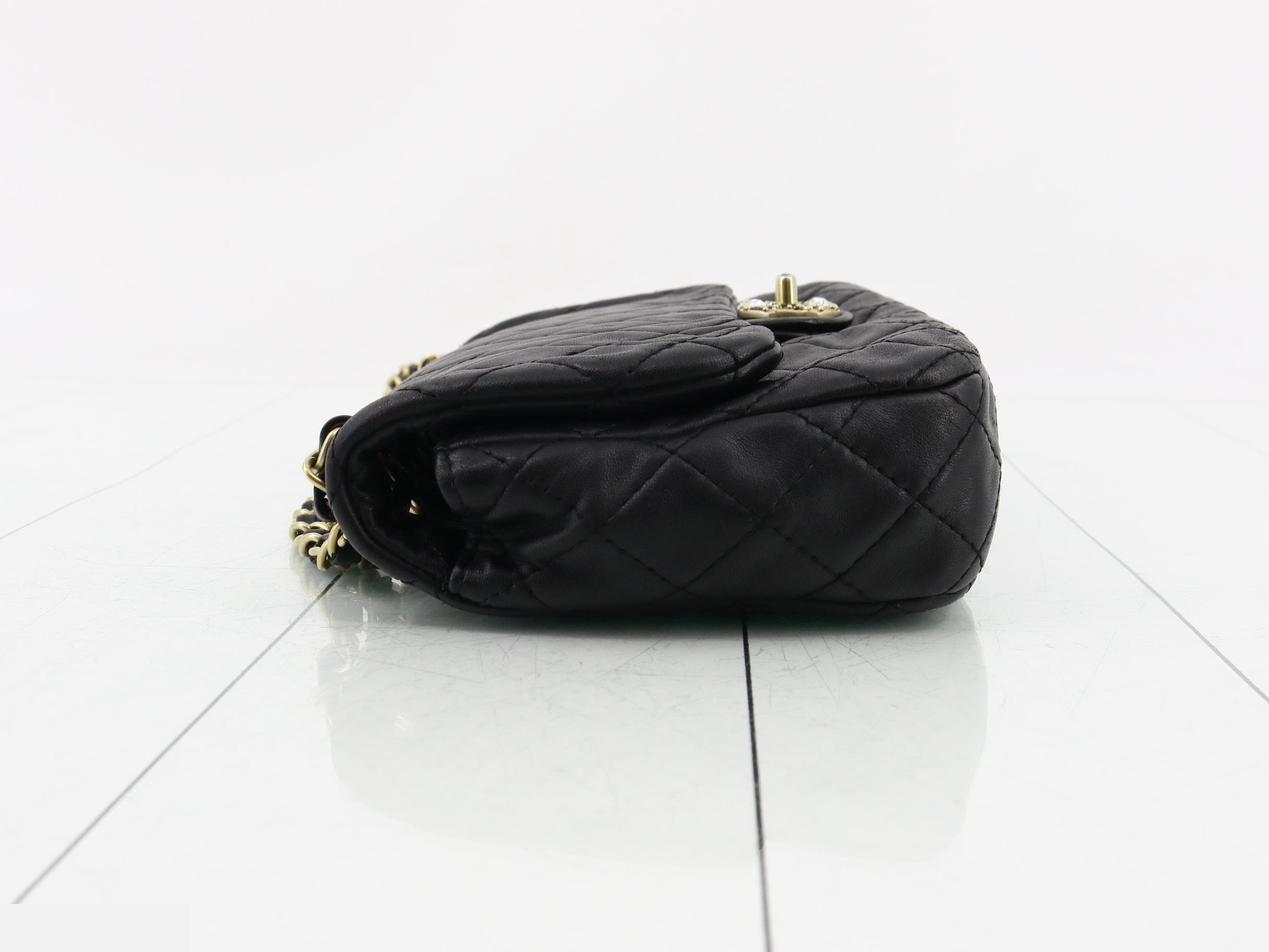 Matelassé Chain Shoulder Bag — view 4