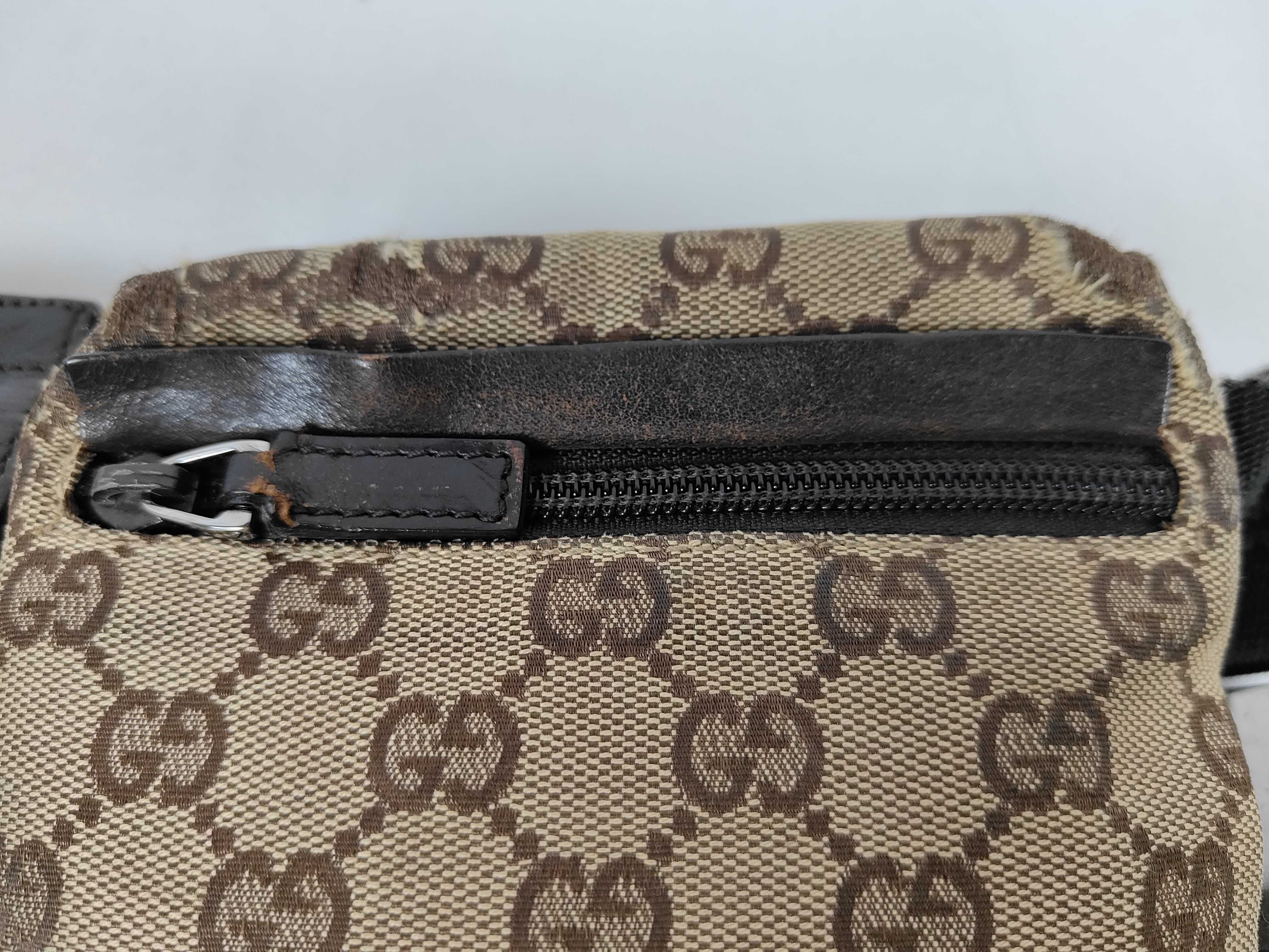 GG Canvas Body Bag — view 12