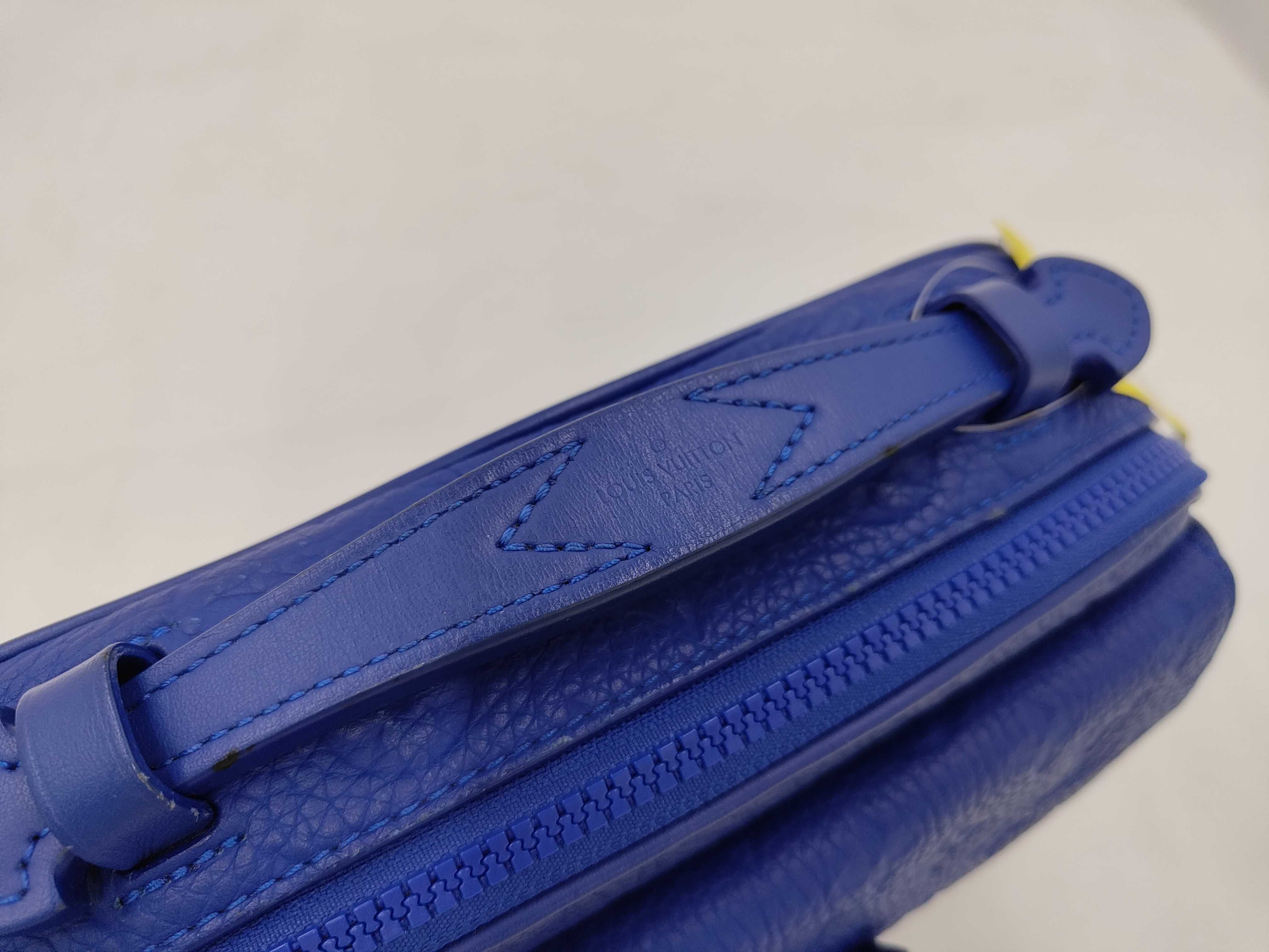 M58488 Taurillon Monogram S Lock Messenger ST (different color) Handbag — view 9